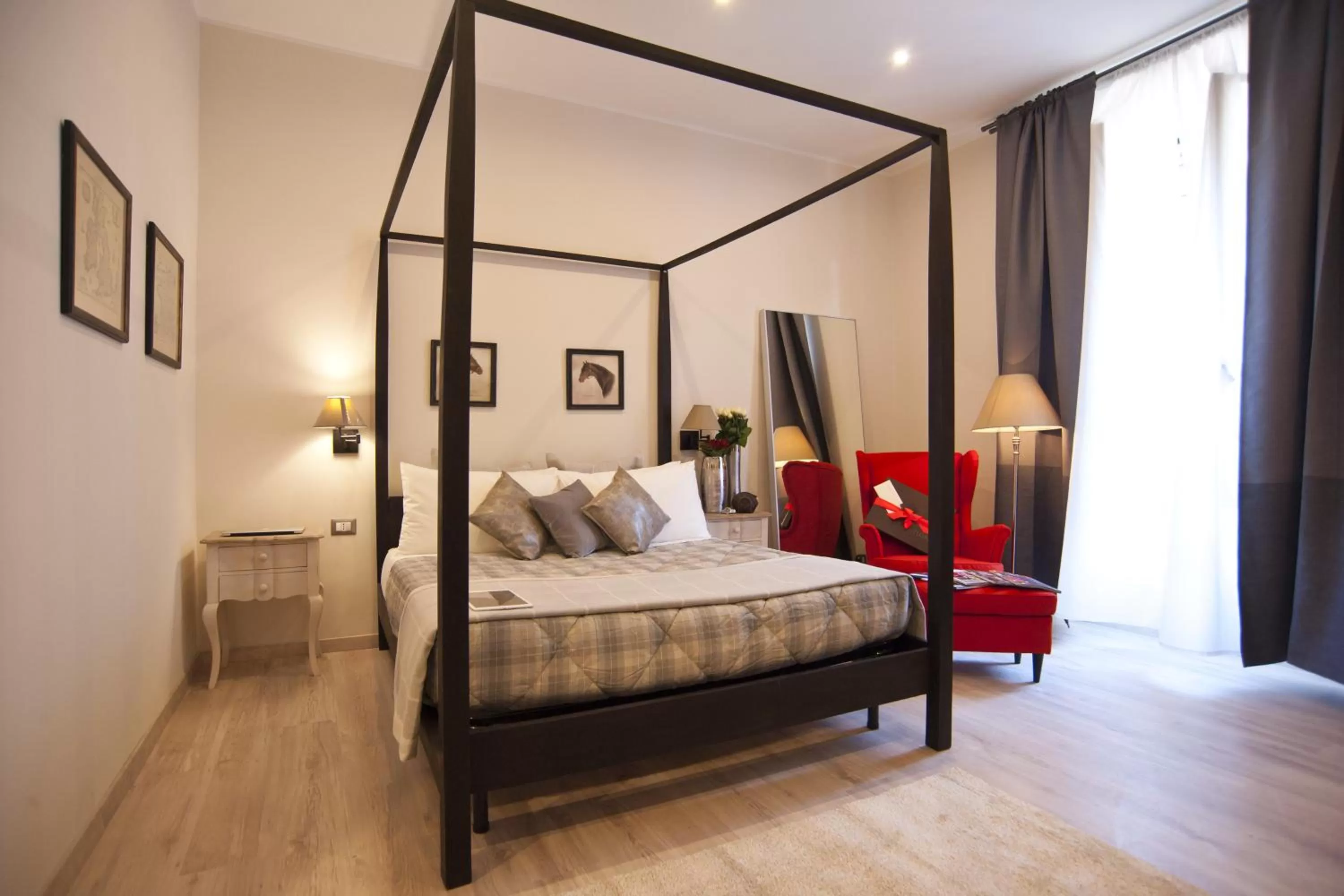 Day, Bed in Town House 62