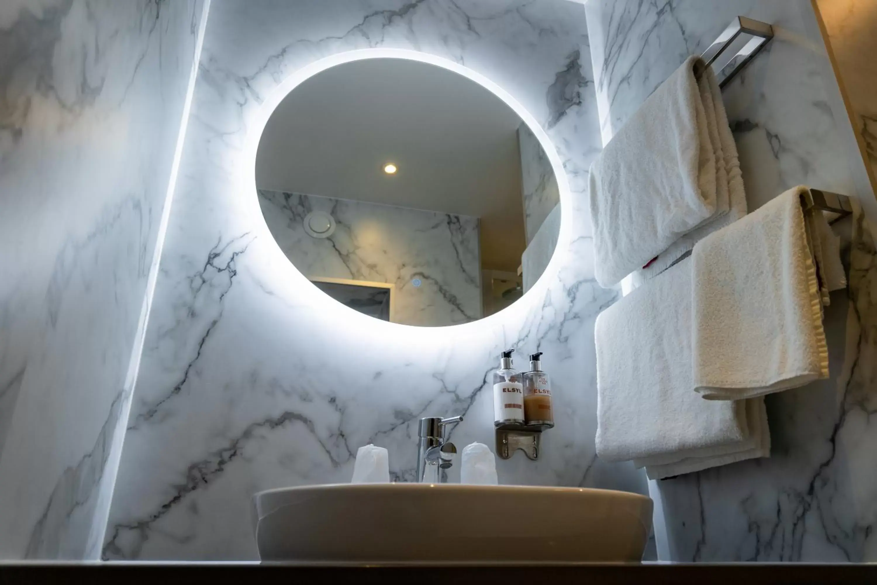 Double Room in Marks Tey Hotel Colchester Double Room in Marks Tey Hotel Colchester