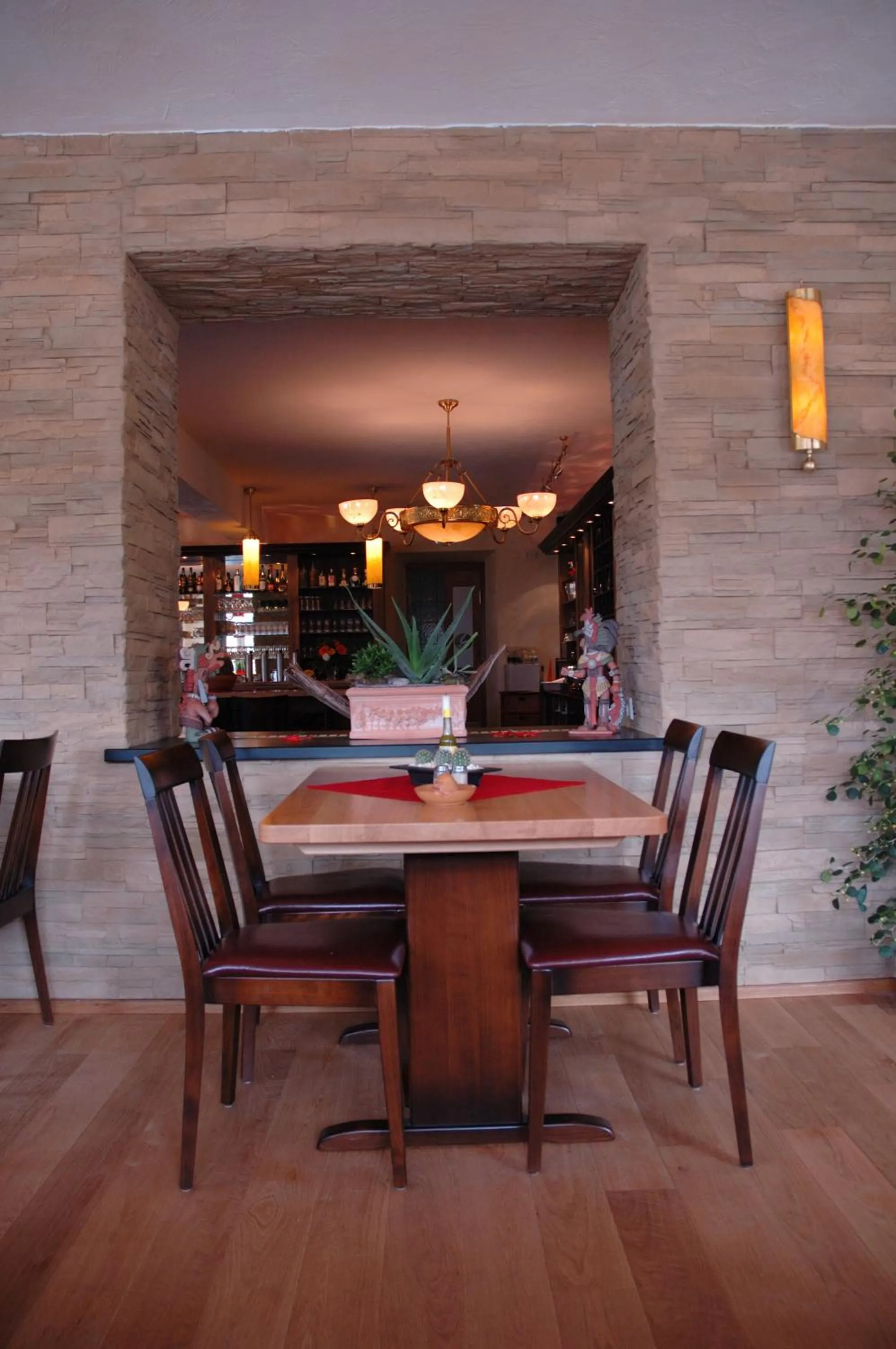 Food in Stumbergers Hotel - free parking -