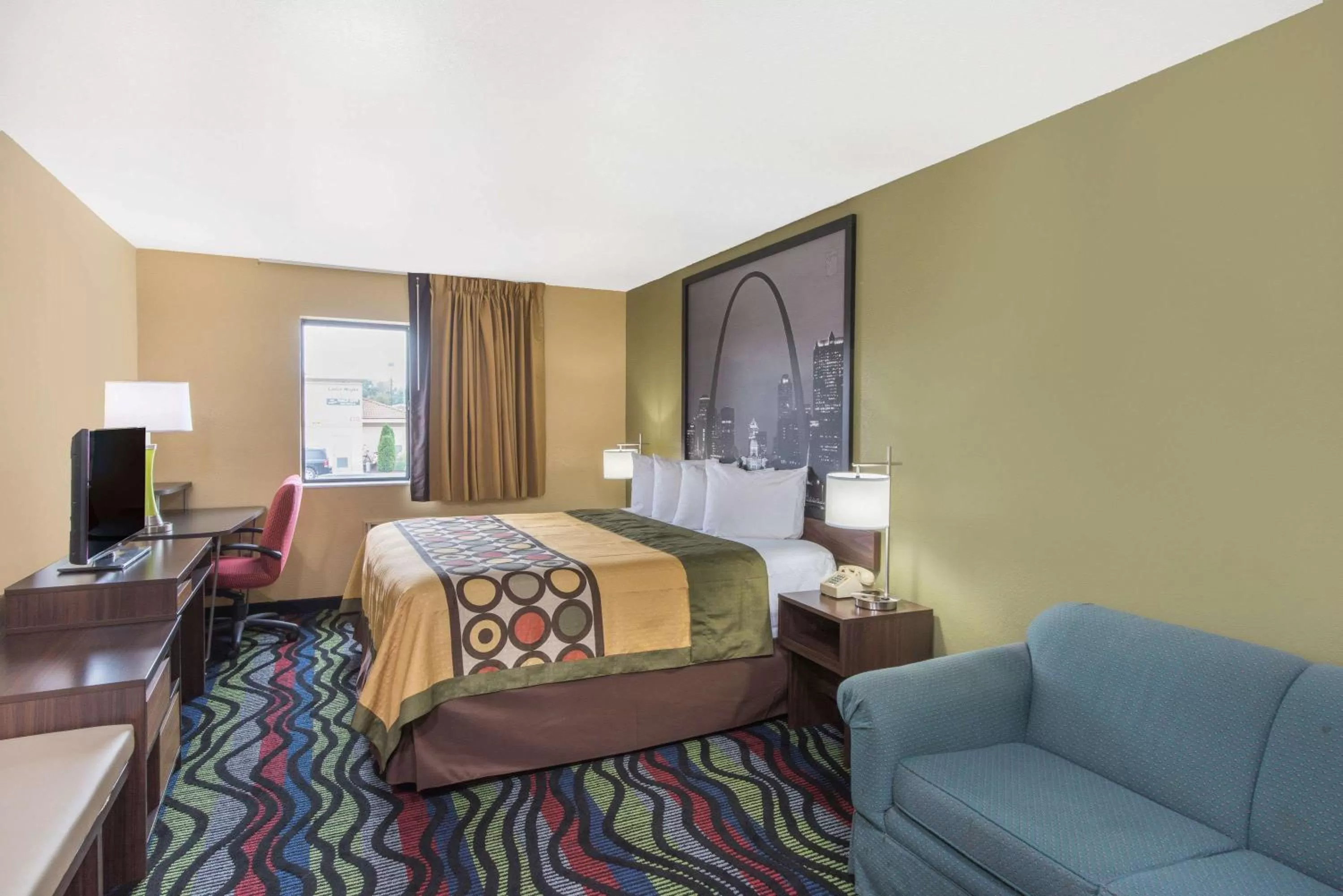 On site, Bed in Super 8 by Wyndham Farmington