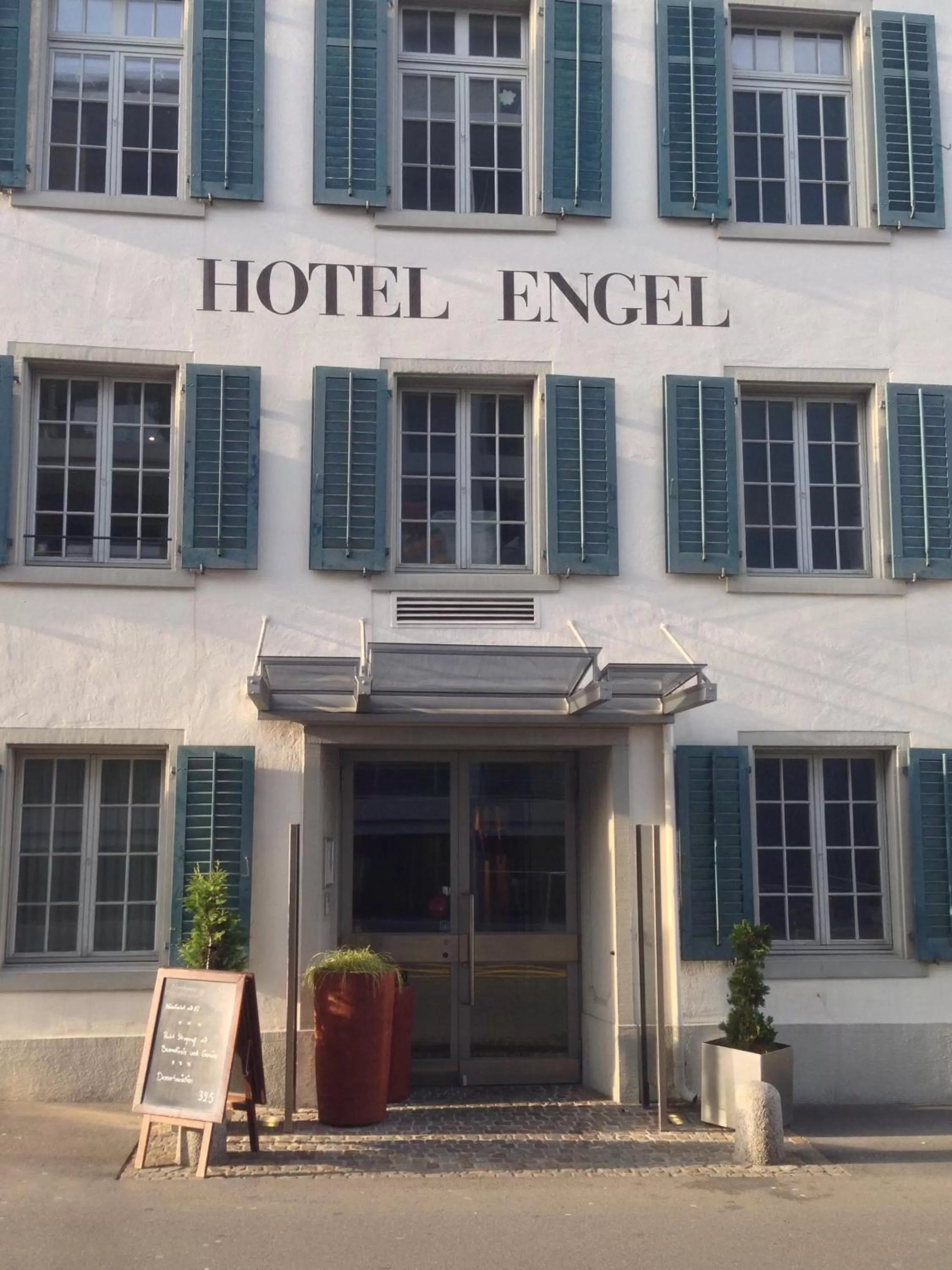 Facade/entrance in Hotel Engel am Bahnhof