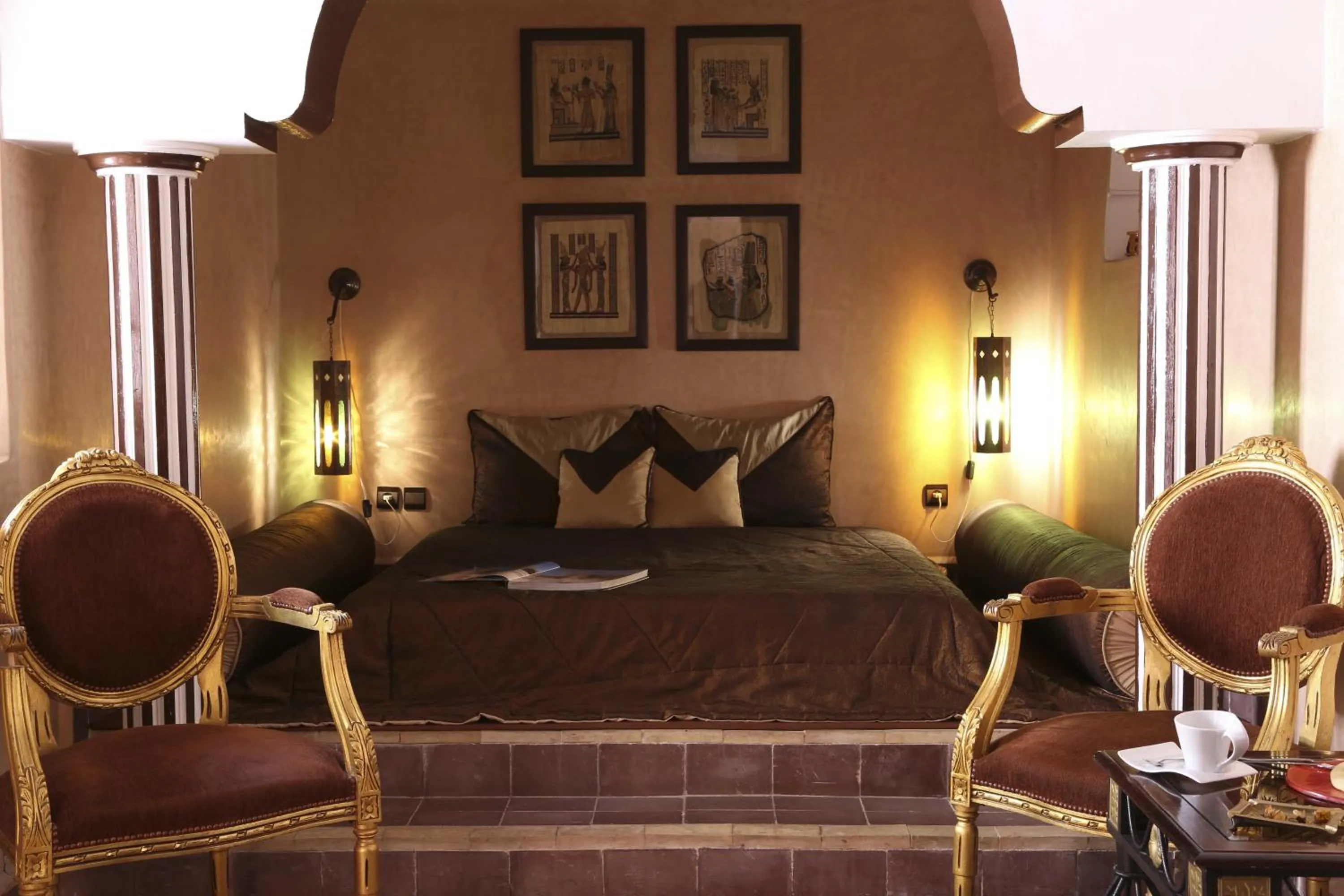 Bed in Riad Mille Et Une Nuits