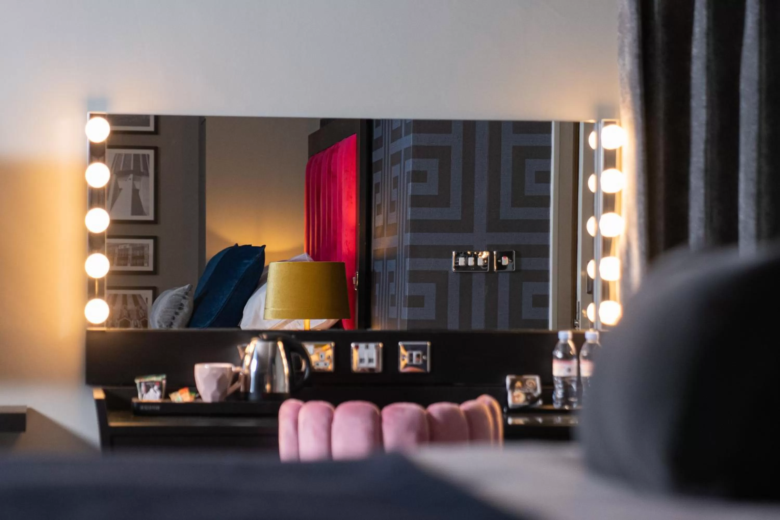 Coffee/tea facilities in 62 Castle Street Hotel