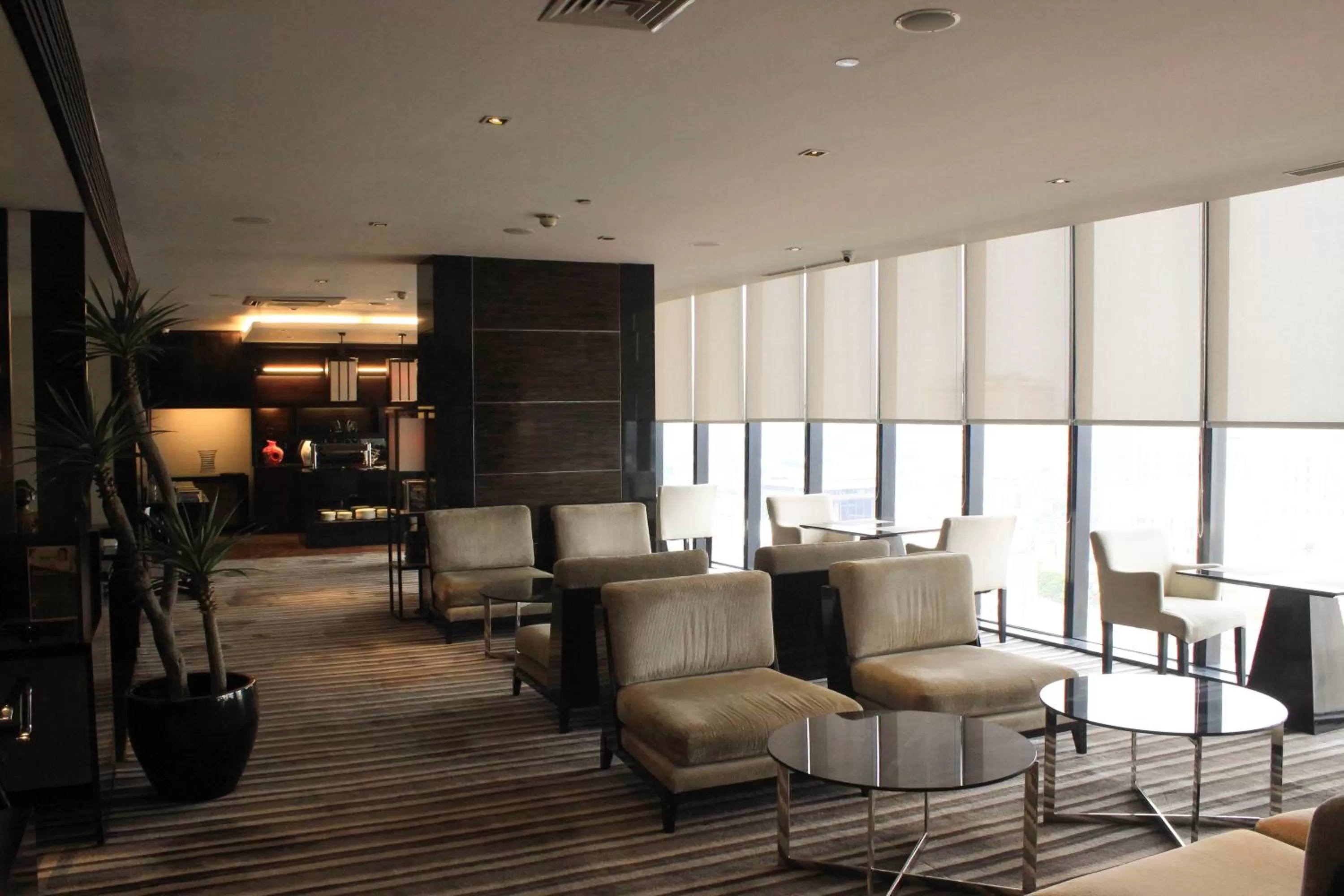 Restaurant/places to eat in PO Hotel Semarang