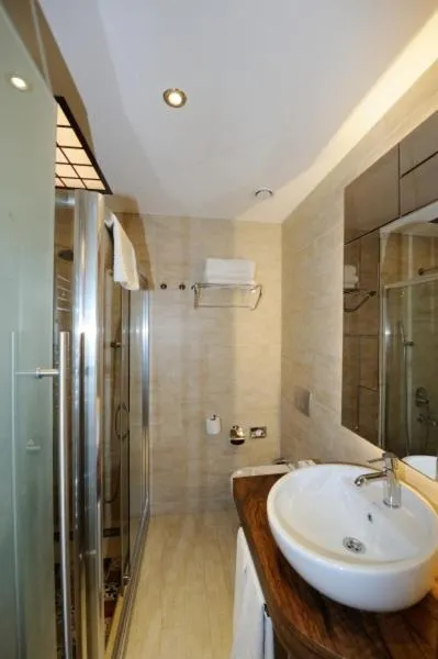 Bathroom in Collage Pera Hotel