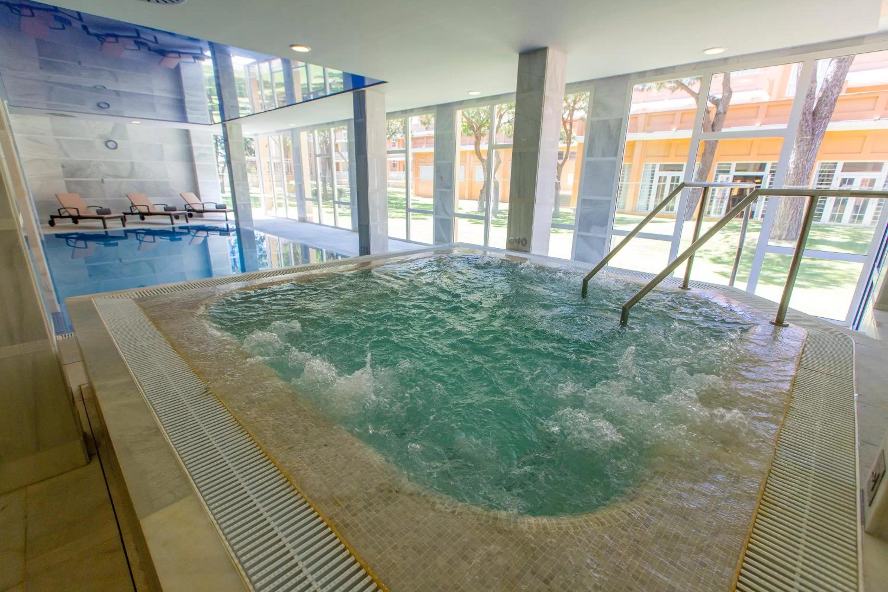 Hot Tub in Hipotels Playa La Barrosa - Adults Only