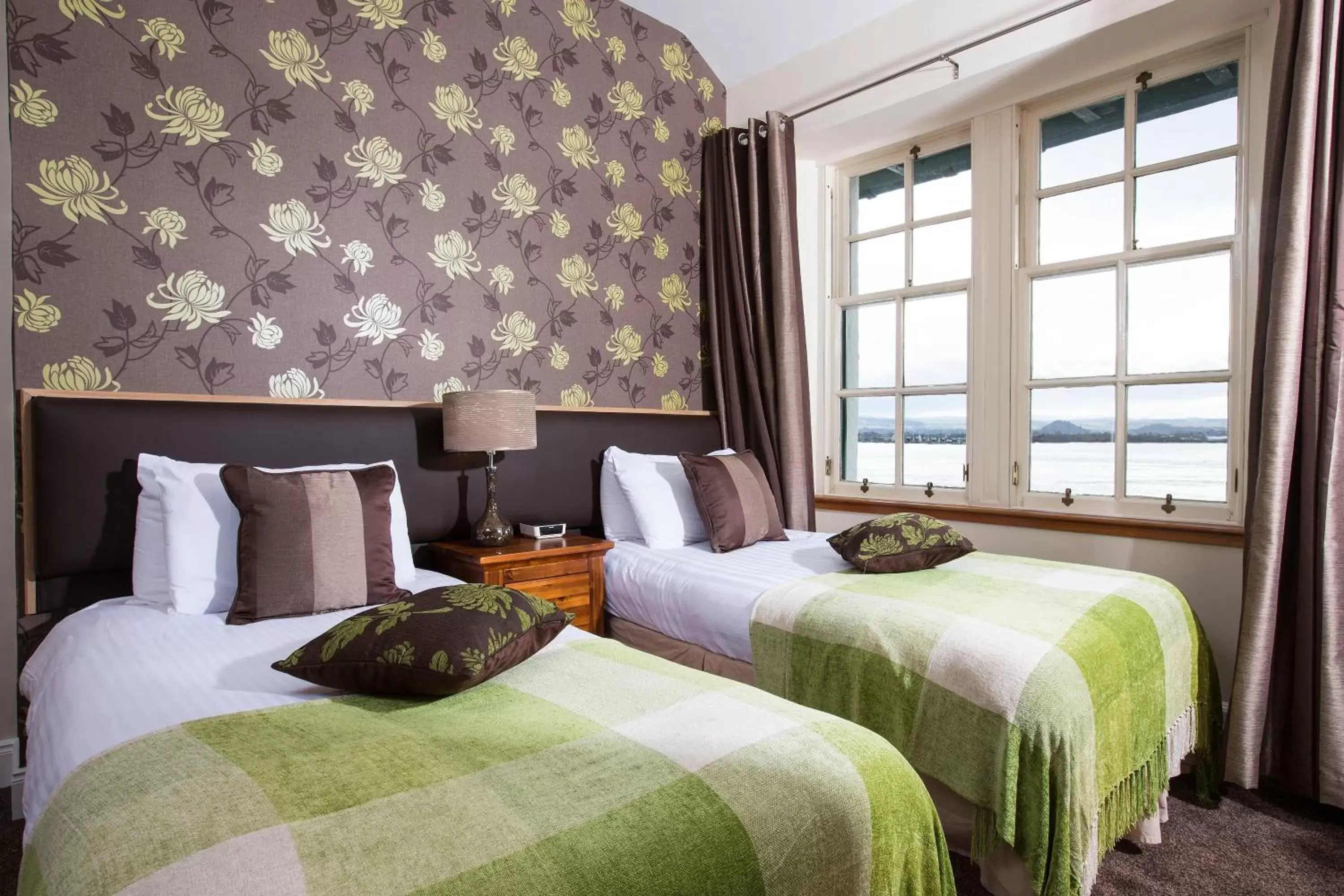 Superior Twin Room with Sea View in North Kessock Hotel Superior Twin Room with Sea View in North Kessock Hotel