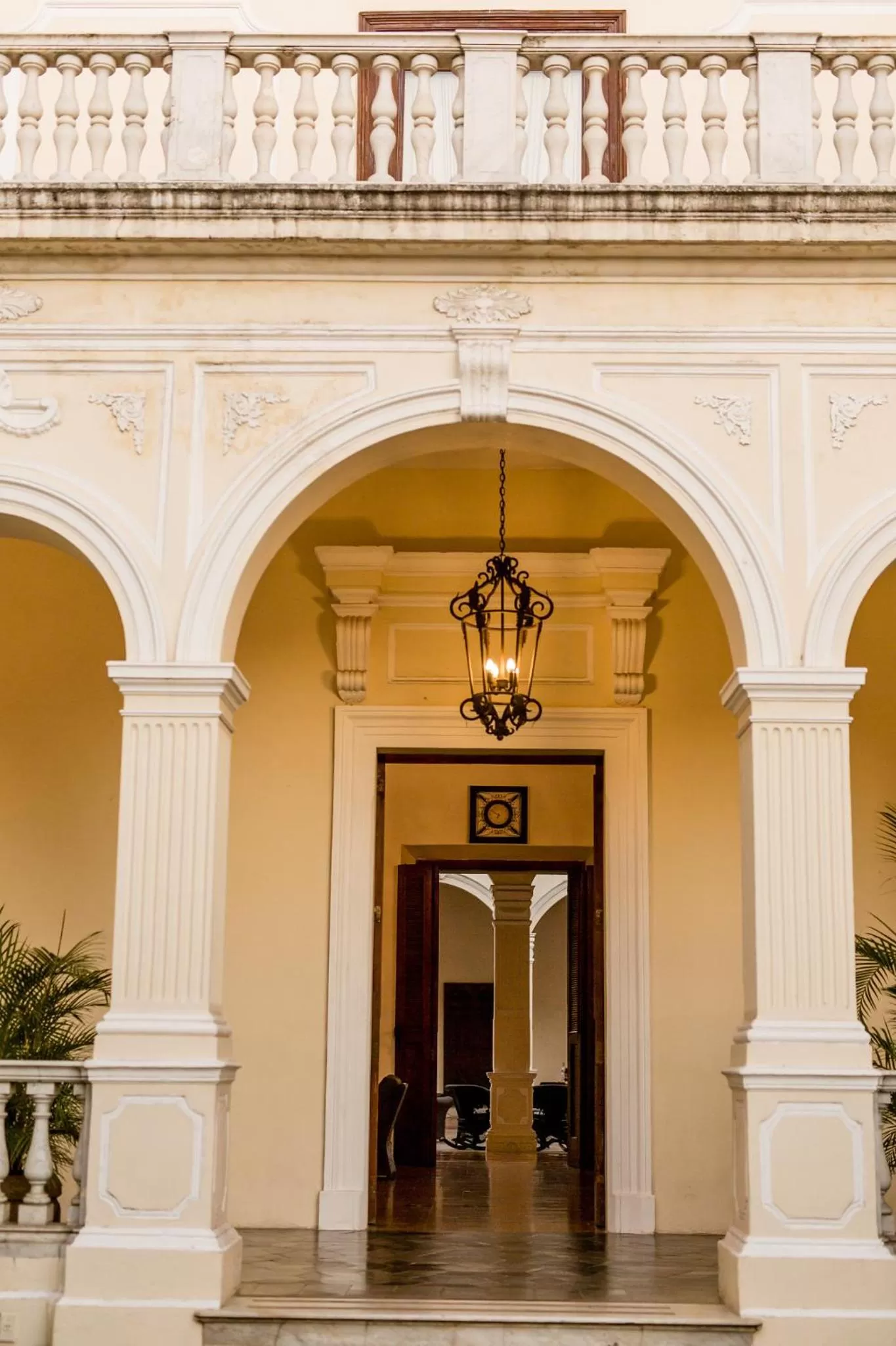 Swimming pool in Hotel la Perla Leon
