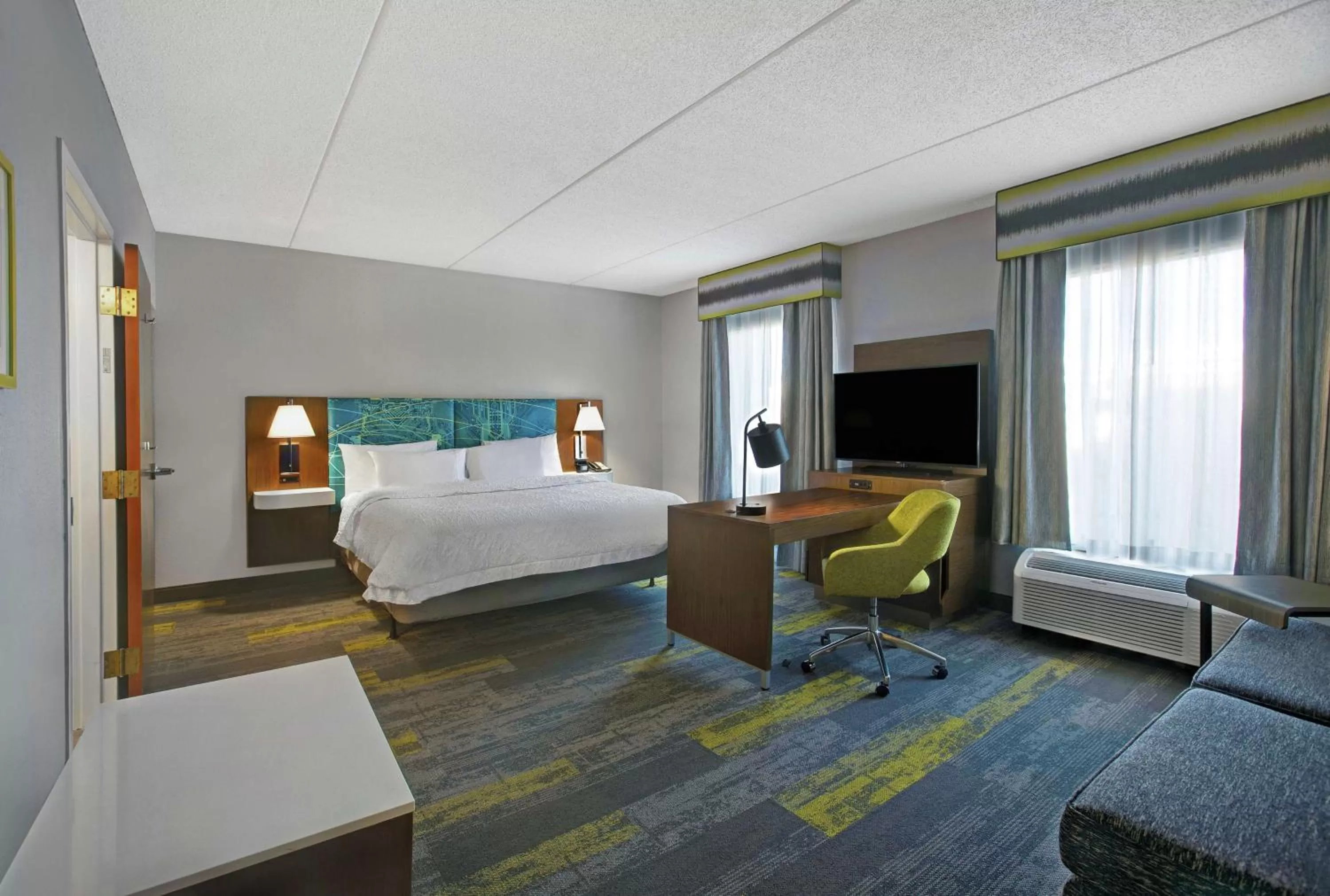 Bedroom, Bed in Hampton Inn & Suites Augusta West
