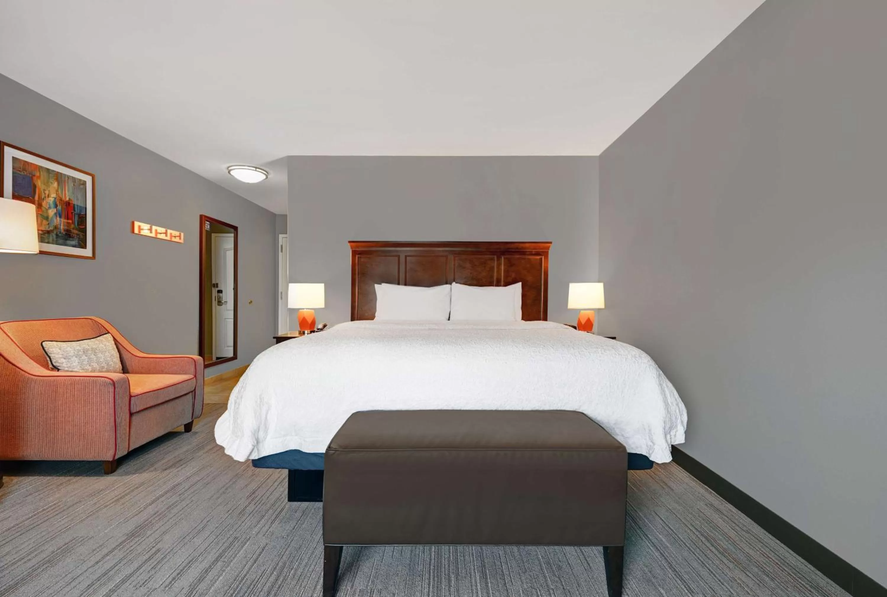 Living room, Bed in Hampton Inn Farmington