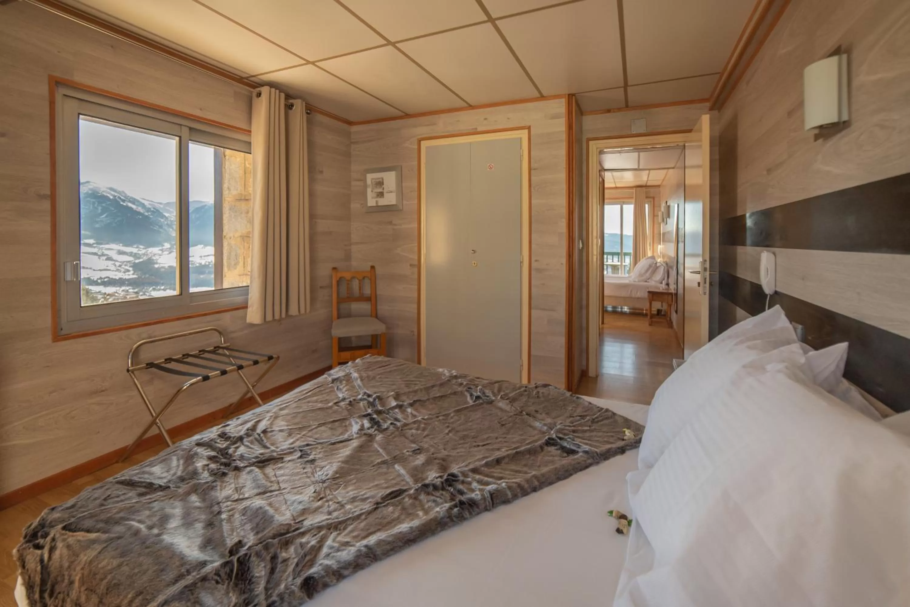 Bedroom, Bed in Hotel des Pyrénées