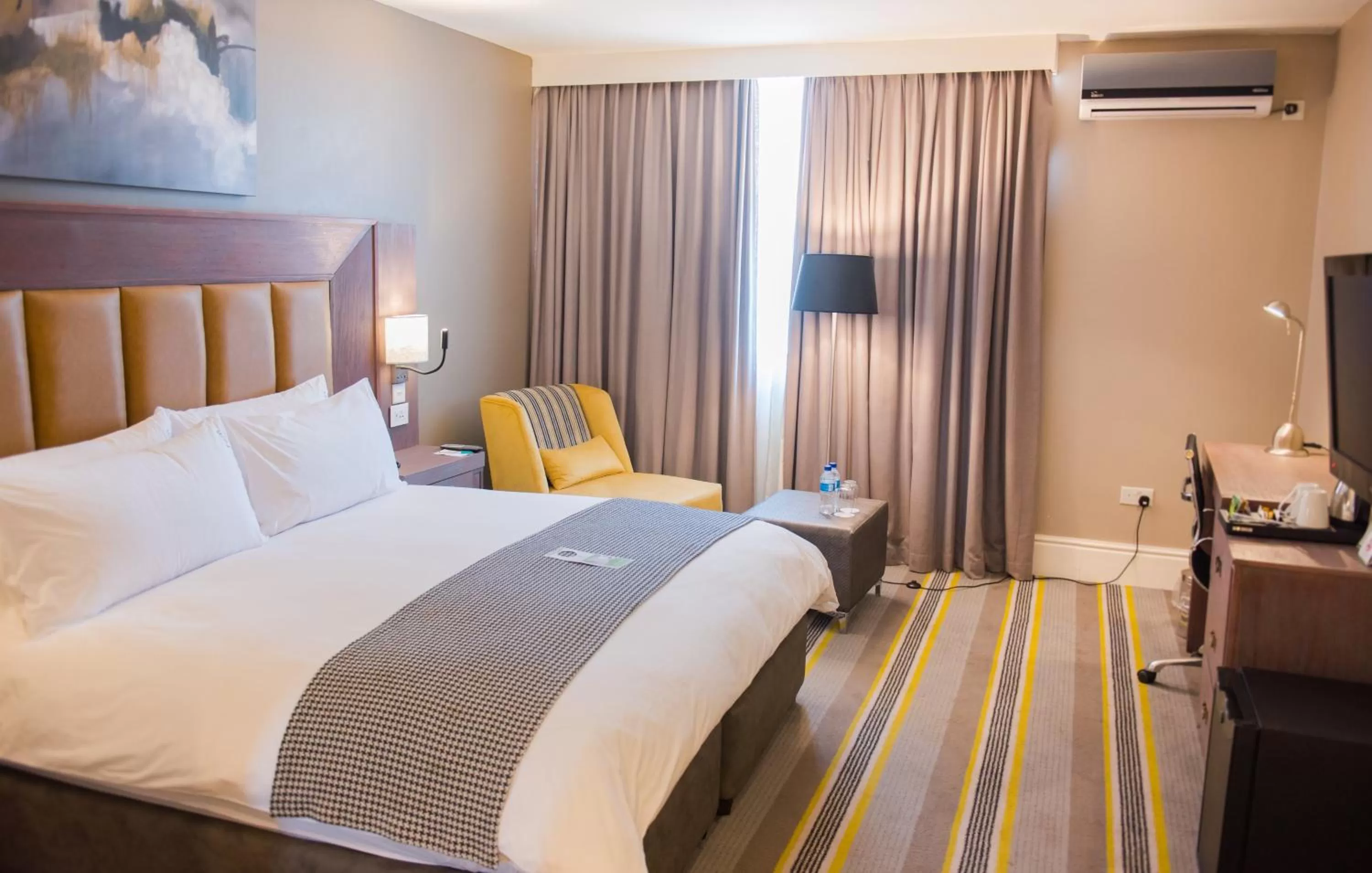 Photo of the whole room, Bed in Holiday Inn - Mutare by IHG