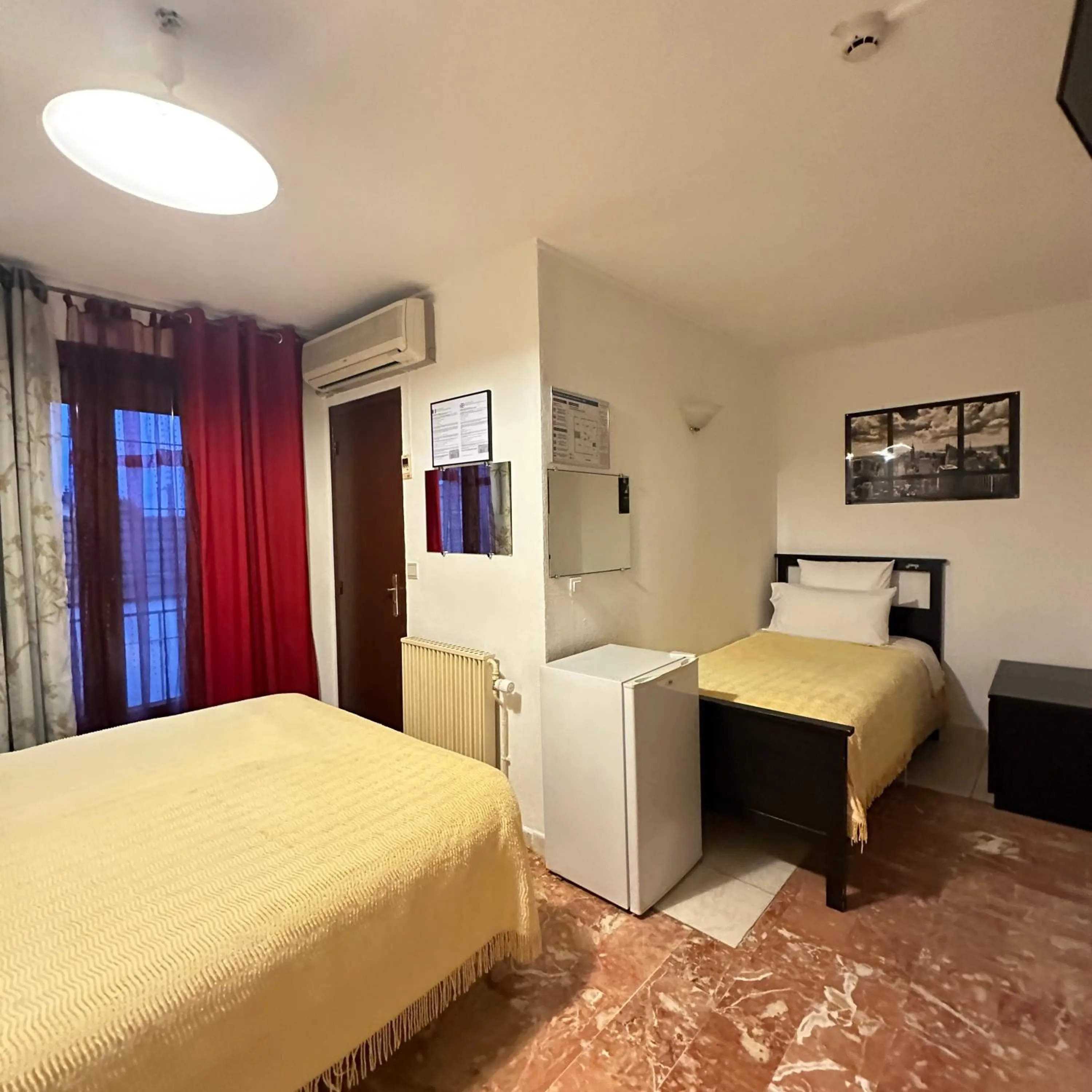 Bed in Hotel Paris Star