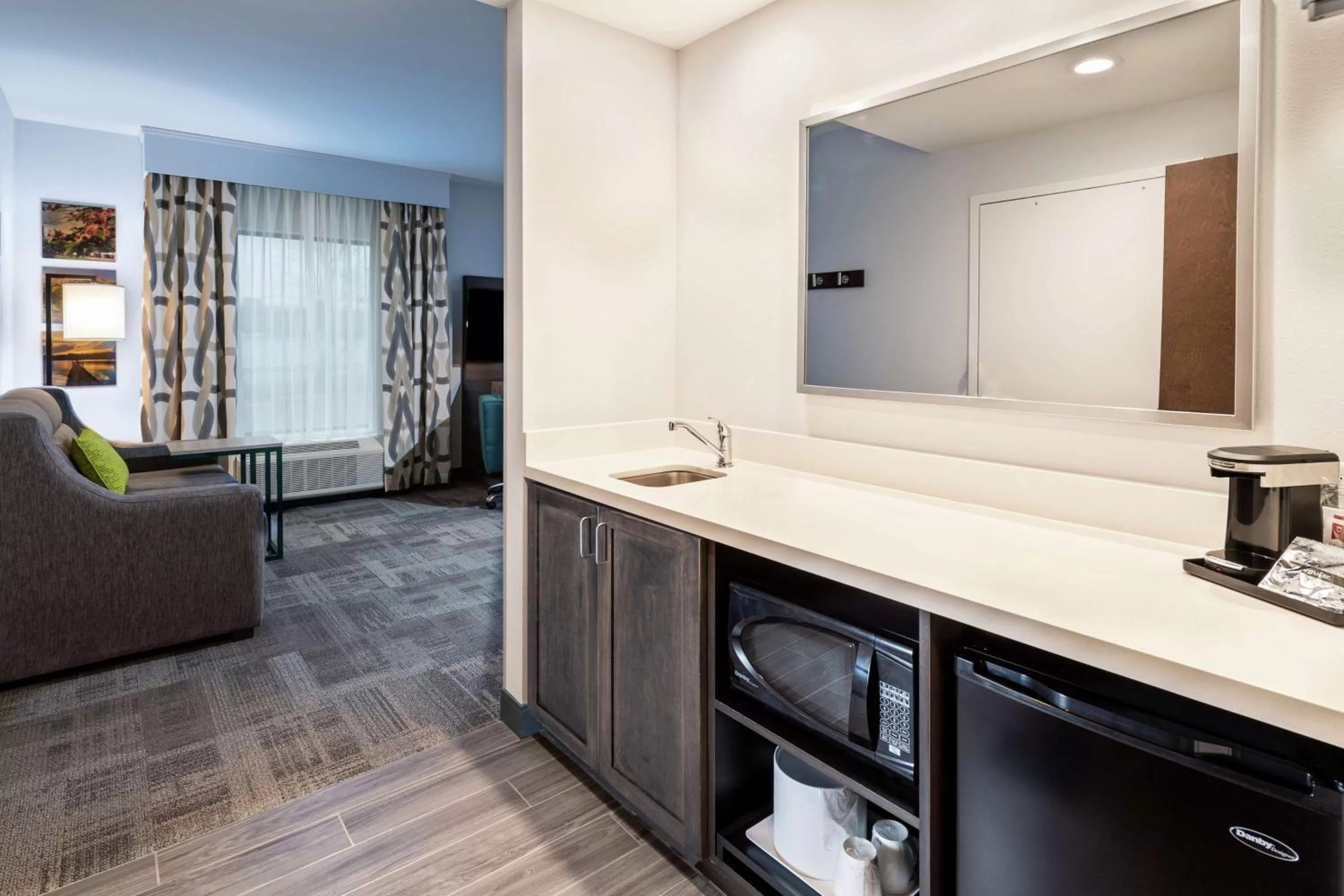 Bedroom in Hampton Inn & Suites Snellville Atlanta Ne