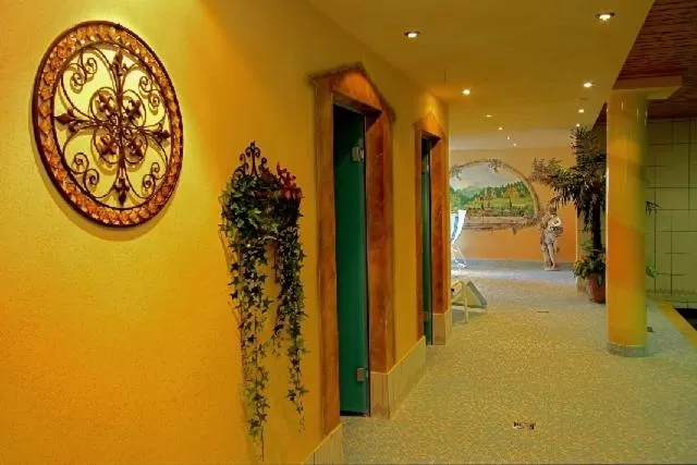 Swimming pool in Landhotel Talblick