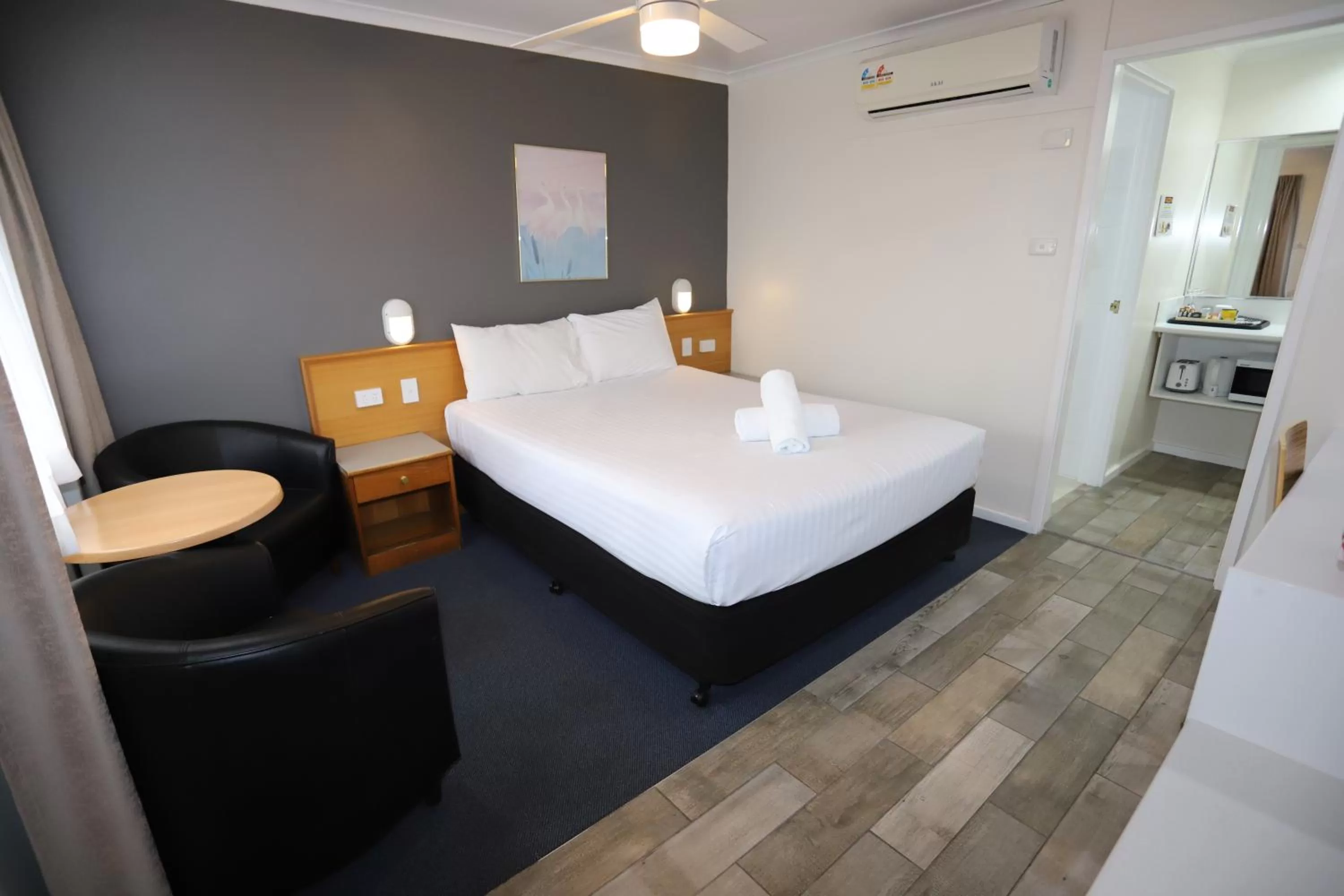 Bed in Reign Inn Newcastle