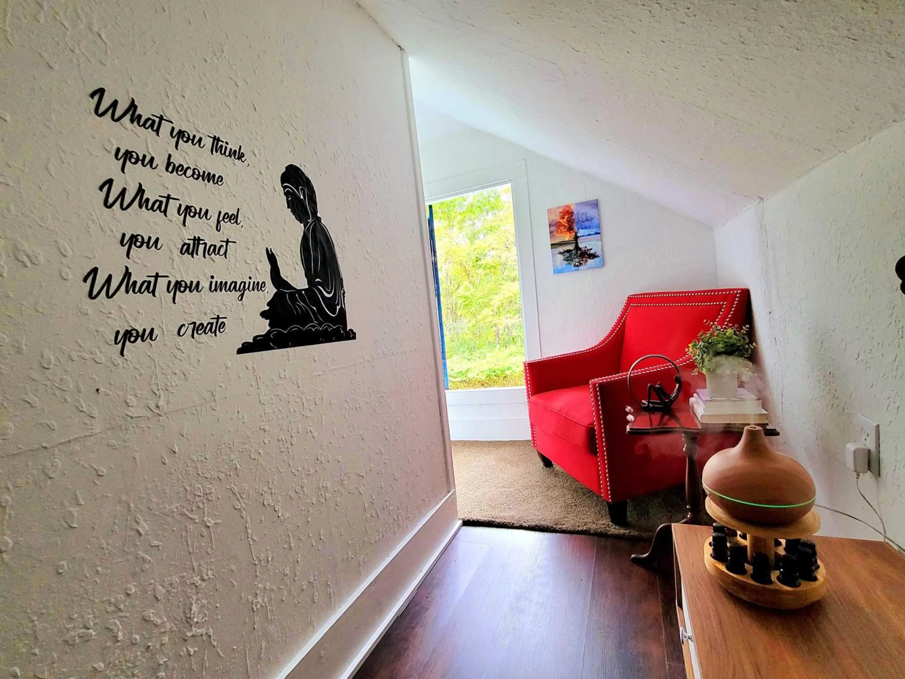 Communal lounge/ TV room in Pump House Inn & Spa