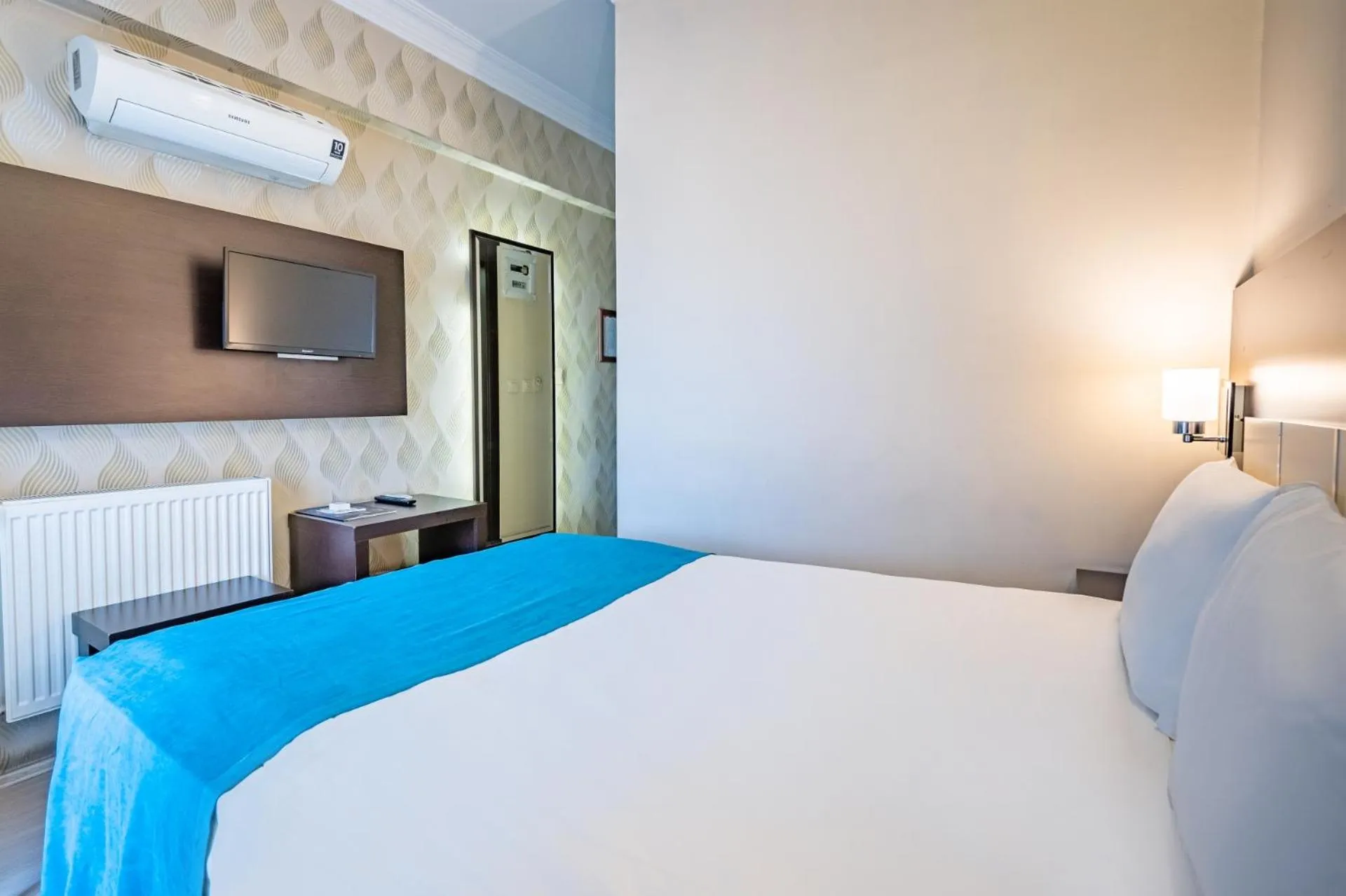 Bed in Buyuk Velic Hotel