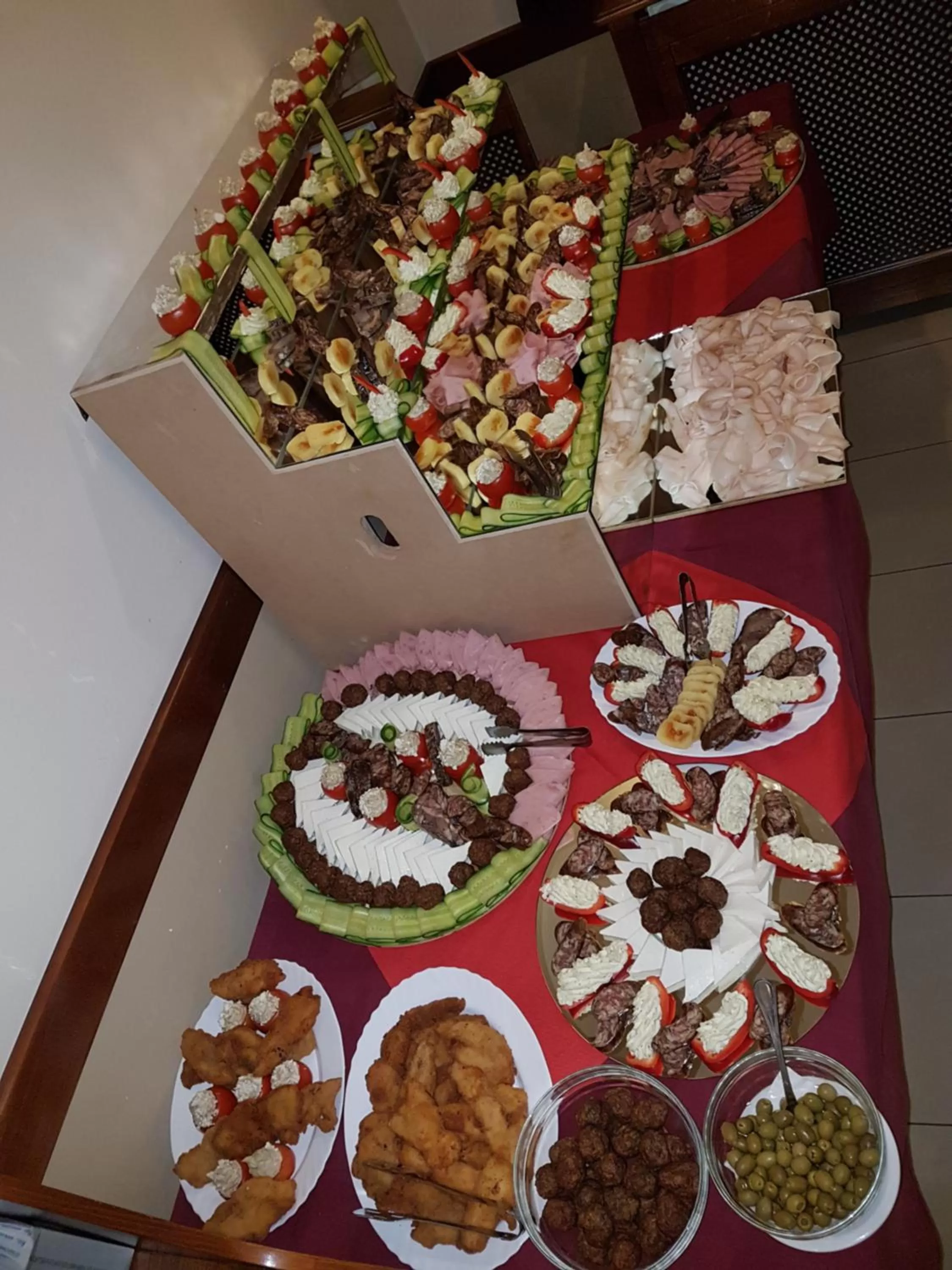 Restaurant/places to eat in Hotel Iris