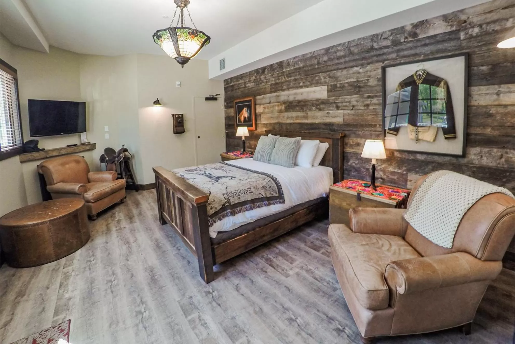 Bedroom, Bed in Lady MacDonald Country Inn