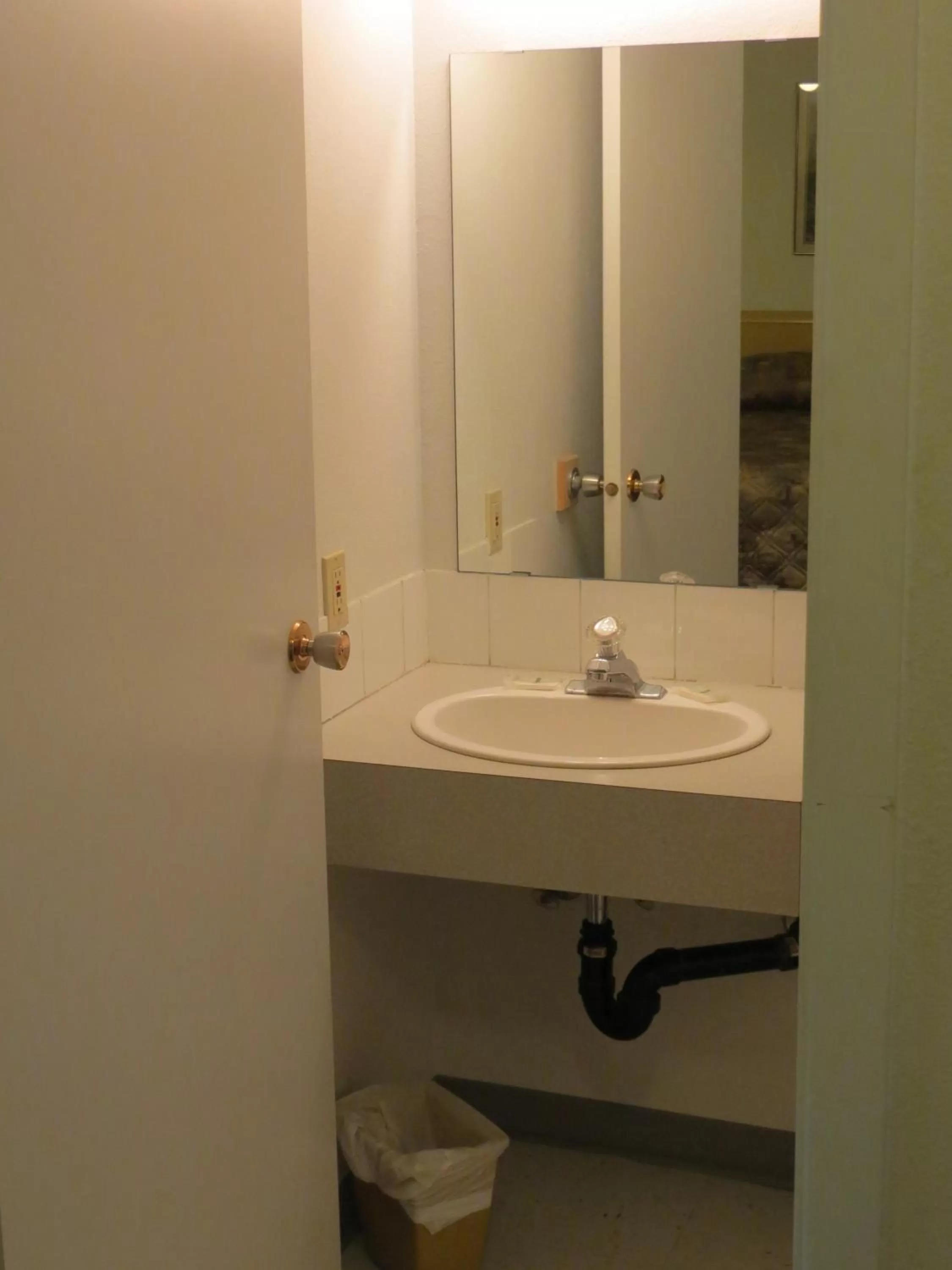 Bathroom in Lazy J Motel