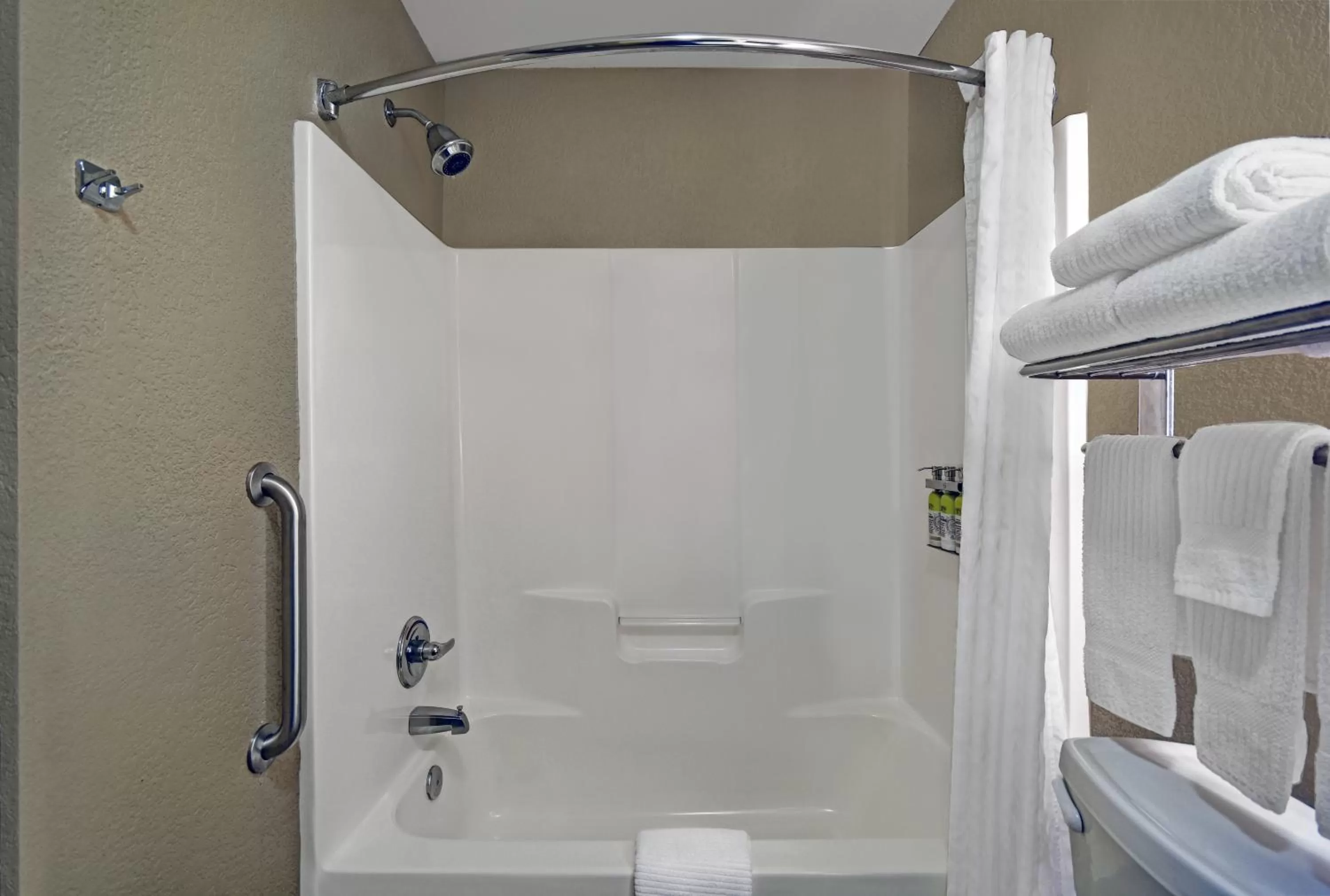 Bathroom, Bed in Candlewood Suites Sumter by IHG