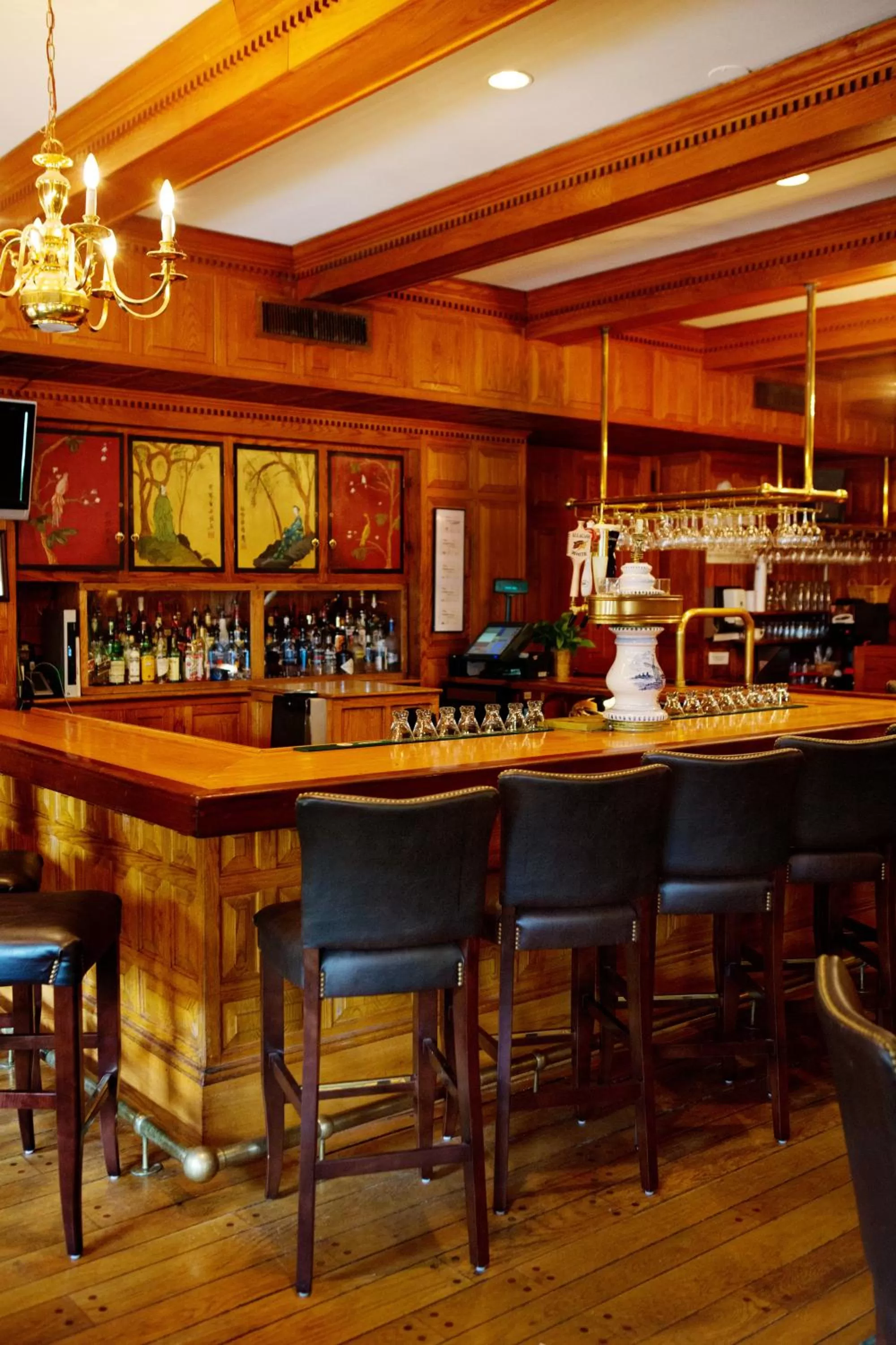 Lounge or bar in Hawthorne Hotel