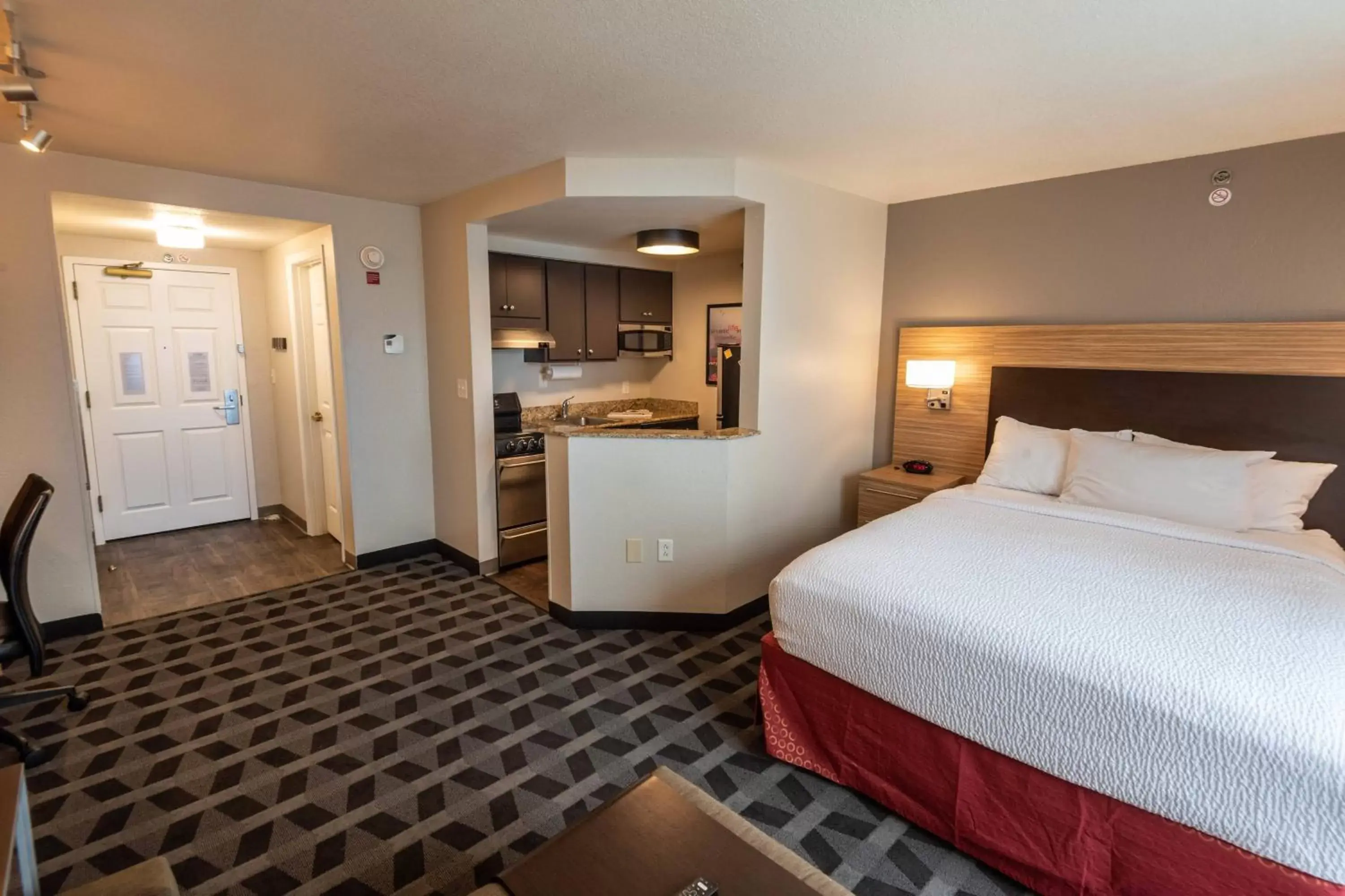 Newly Renovated Queen Studio with Sofa Bed and Adapted Tub - Mobility Accessible in TownePlace Suites Columbus Airport Gahanna Newly Renovated Queen Studio with Sofa Bed and Adapted Tub - Mobility Accessible in TownePlace Suites Columbus Airport Gahanna