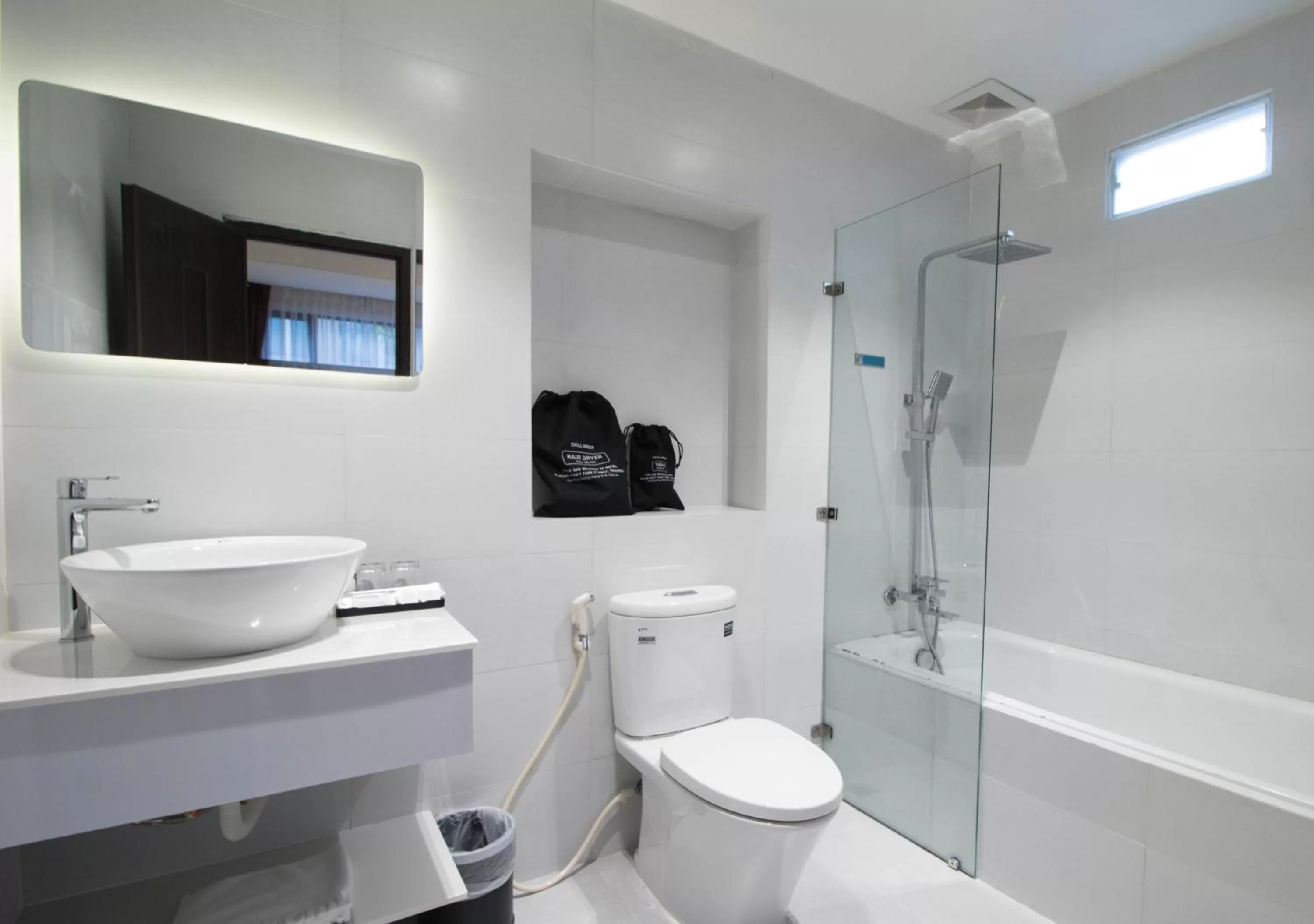 Shower in Chotel Ben Thanh