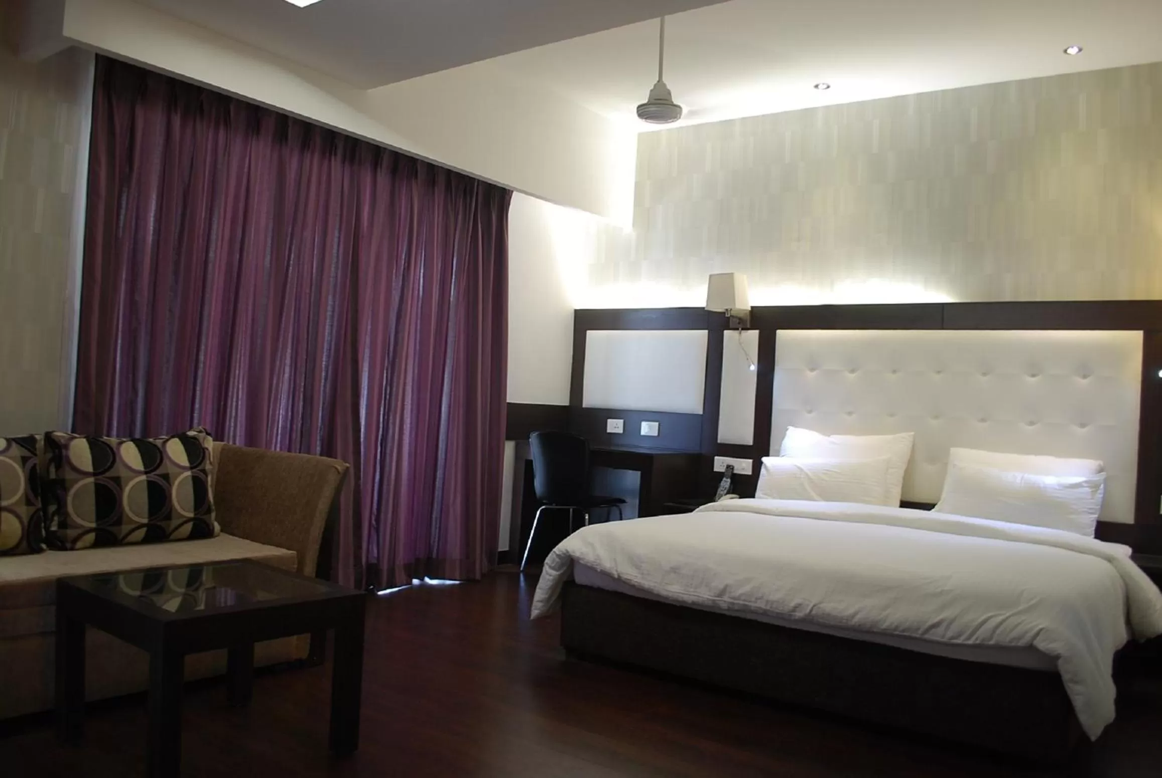 Photo of the whole room, Bed in Hotel Oyster