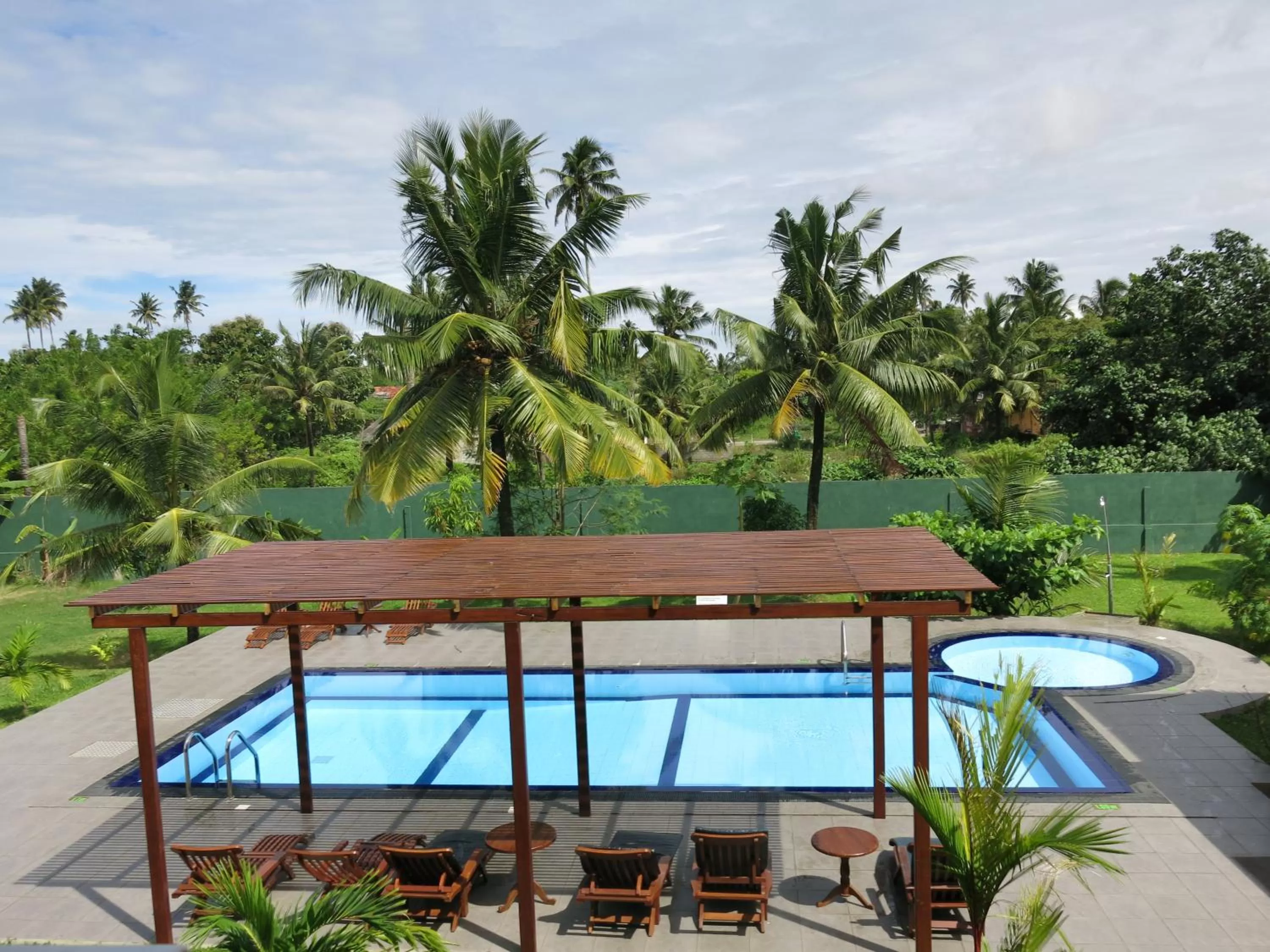 Swimming pool in Weligama Ocean Breeze