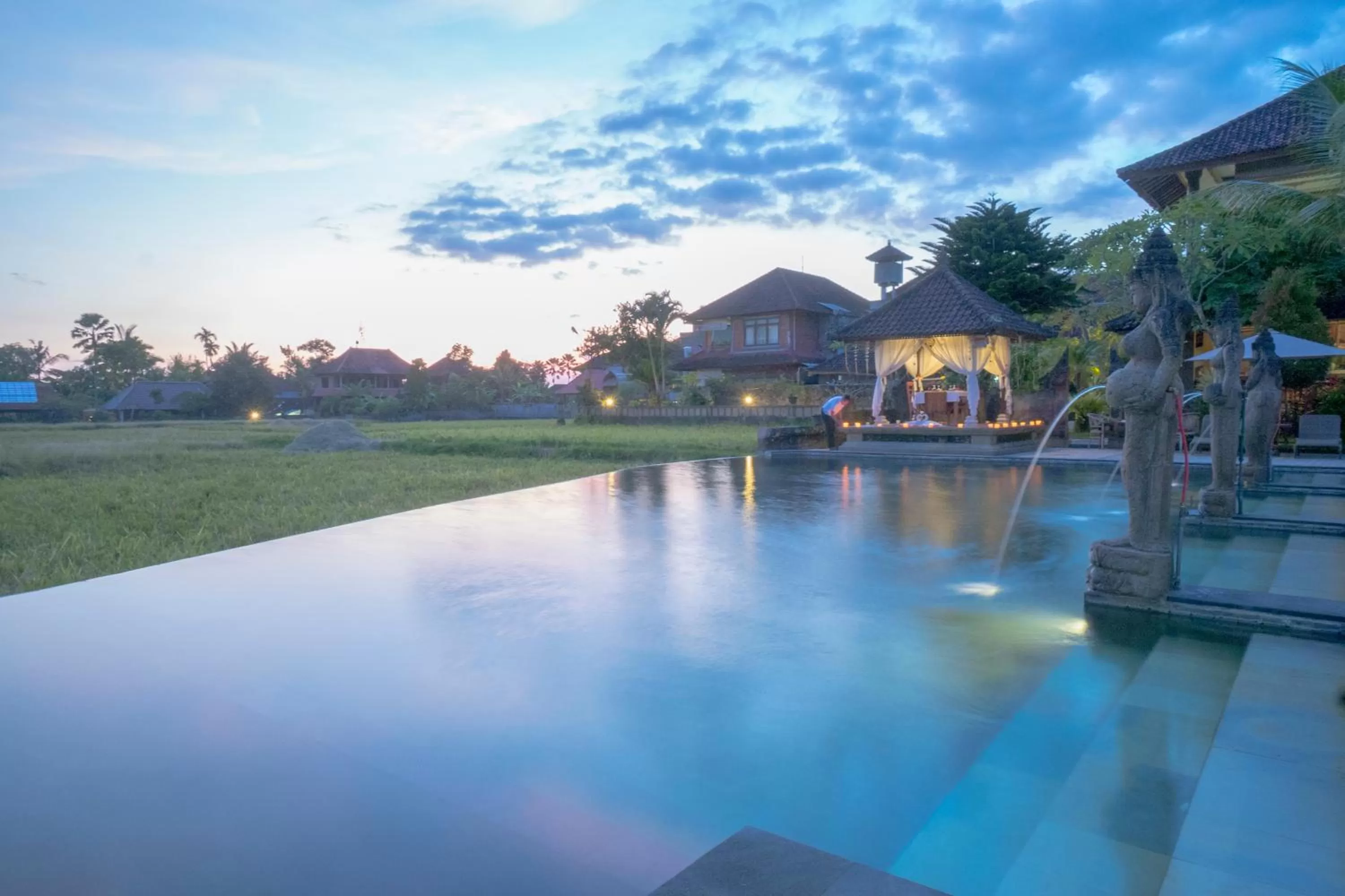 Swimming pool in Cendana Resort & Spa by Mahaputra