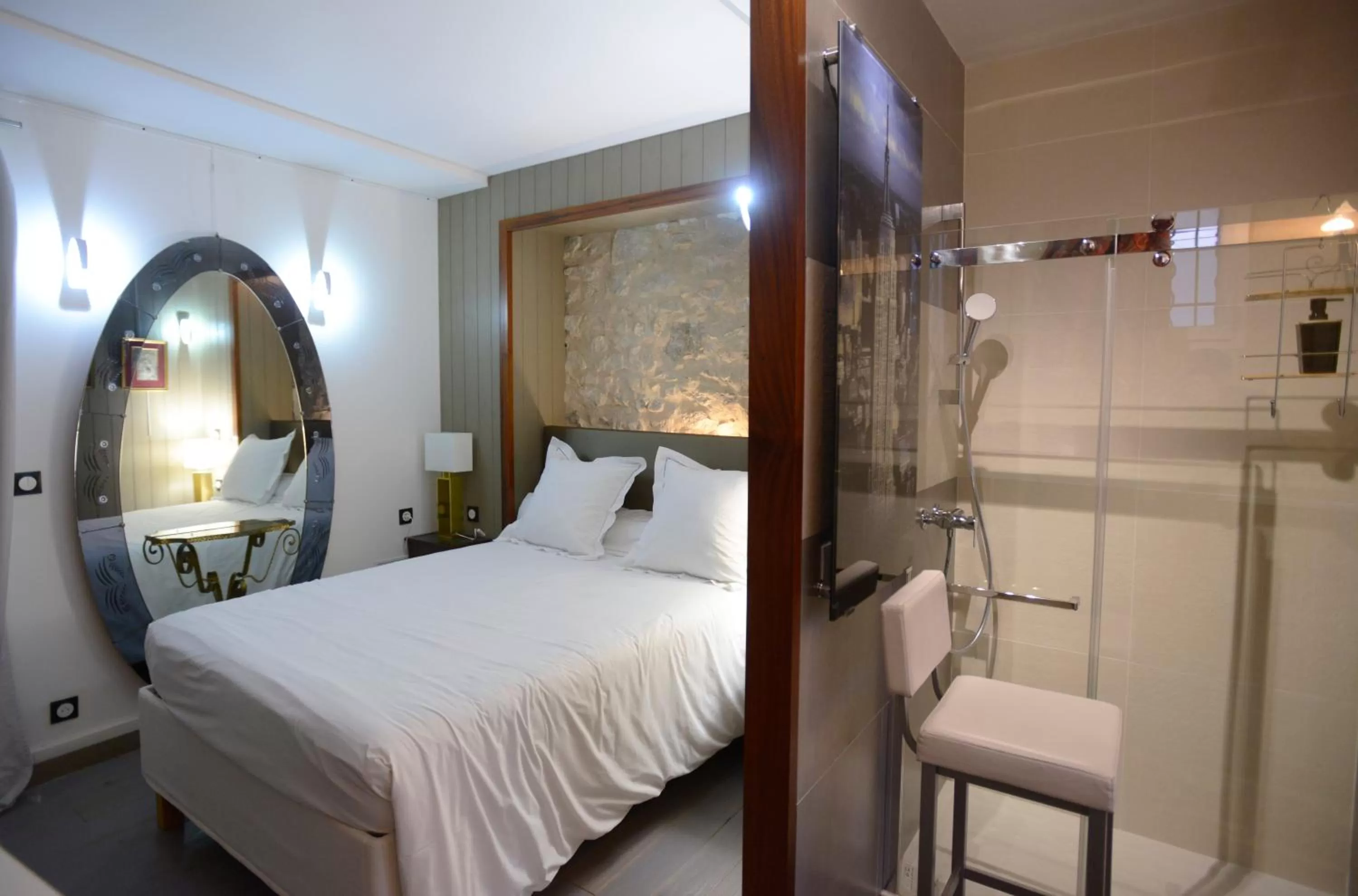 Bed in Chambres d'hôtes Vue sur la Muraille de Sens