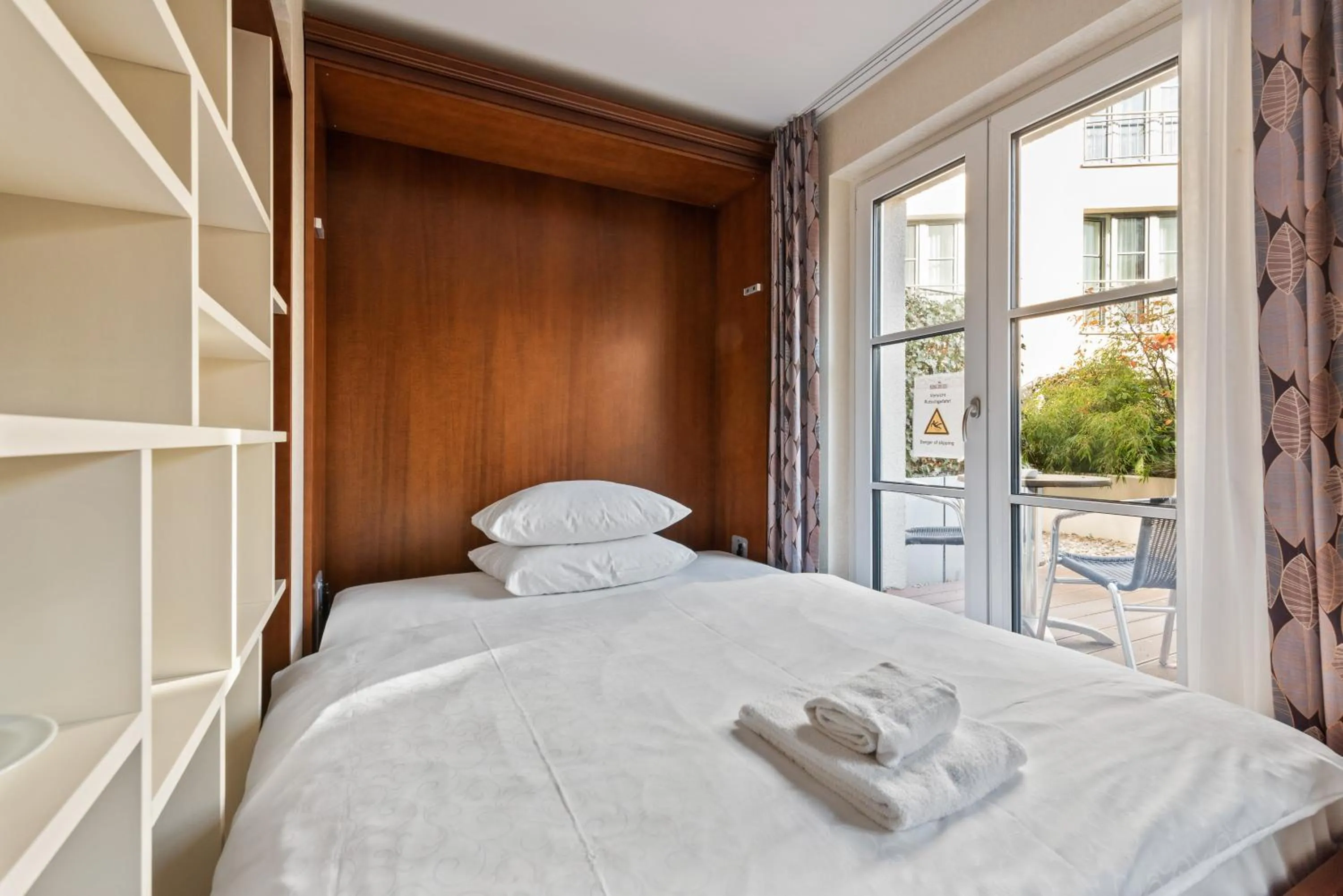 Bed in AdvaStay by KING's