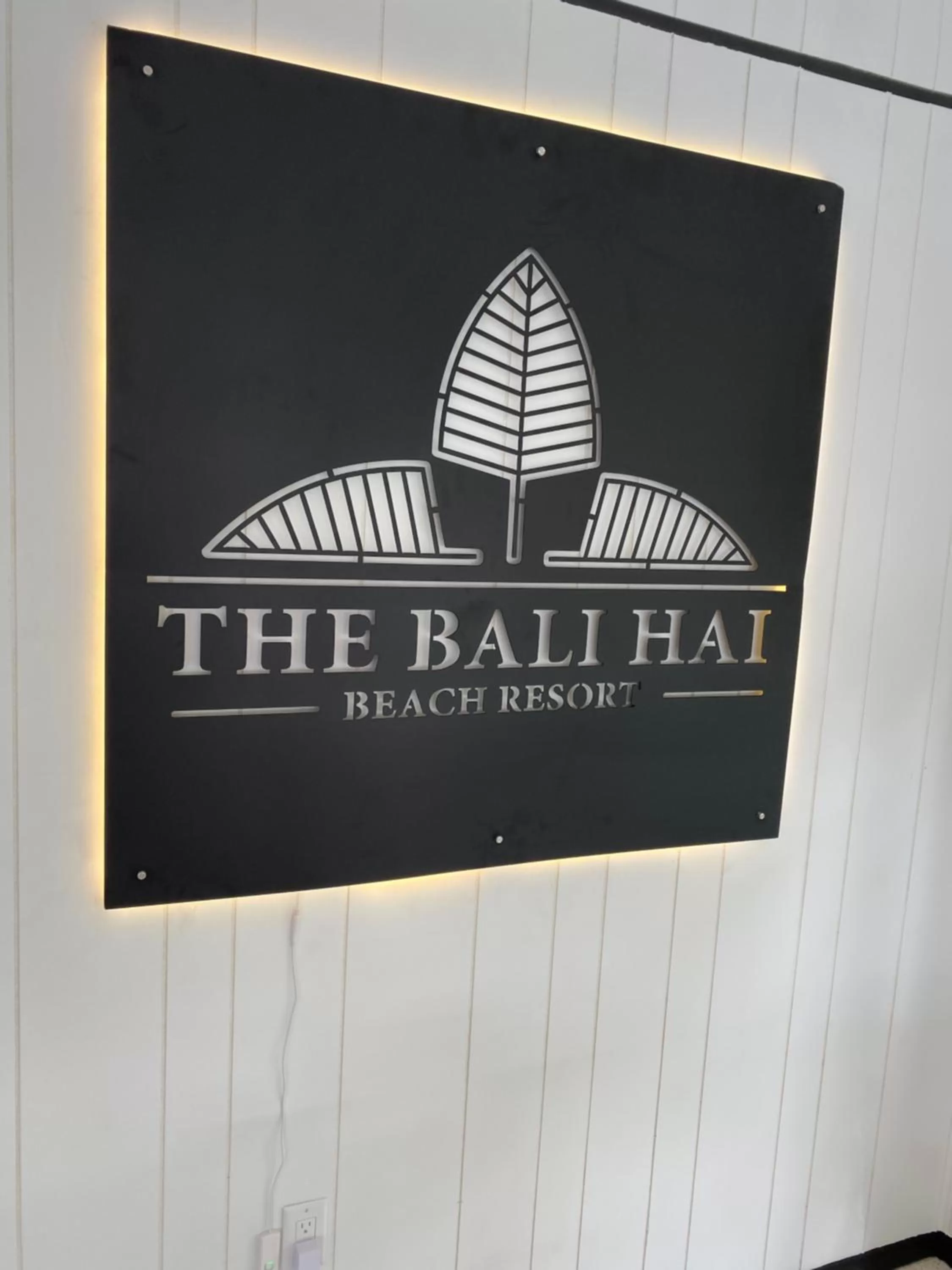 Restaurant/places to eat in Bali Hai Beachfront Resort and Spa