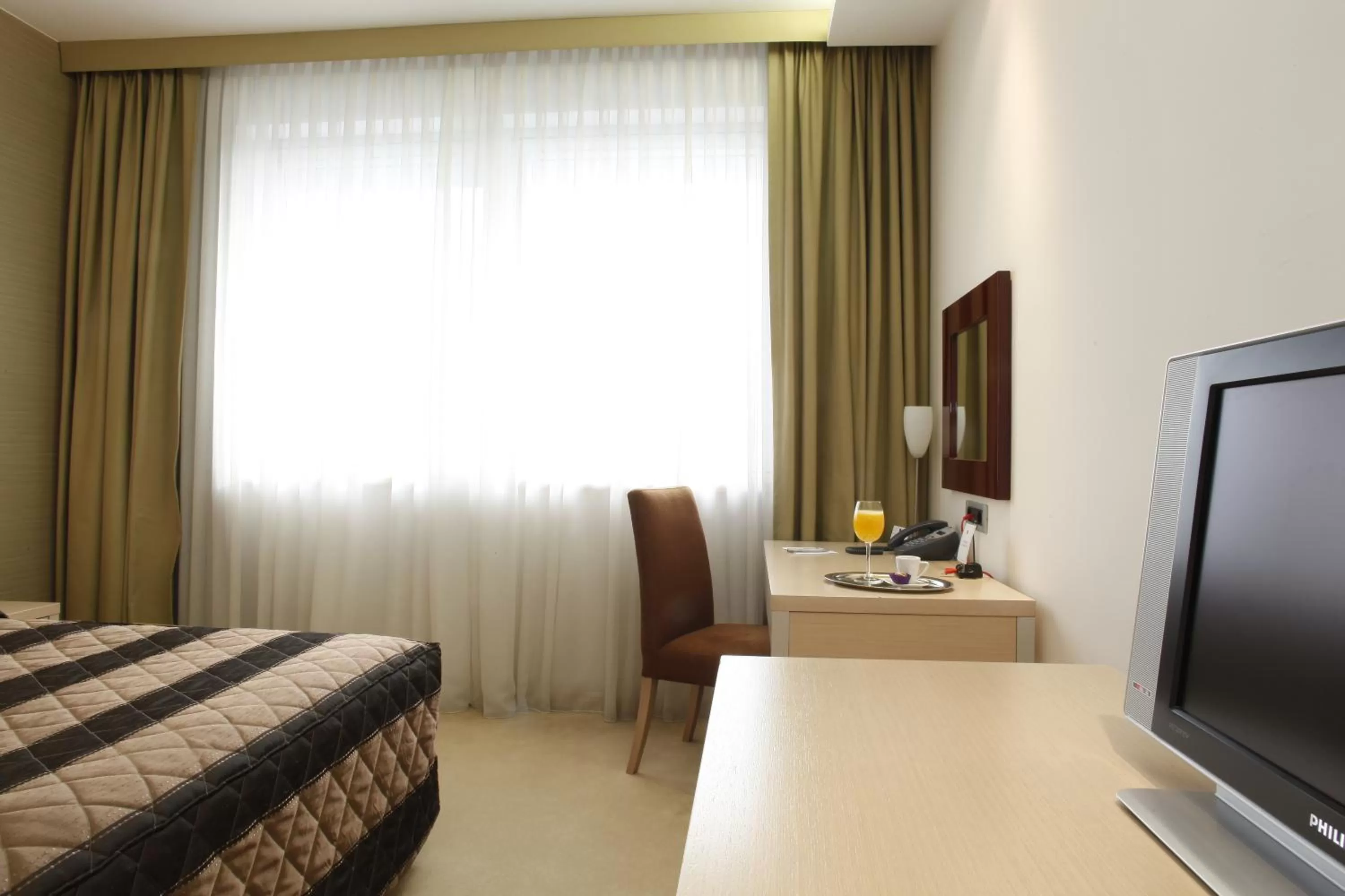 TV and multimedia, Bed in IN Hotel Beograd