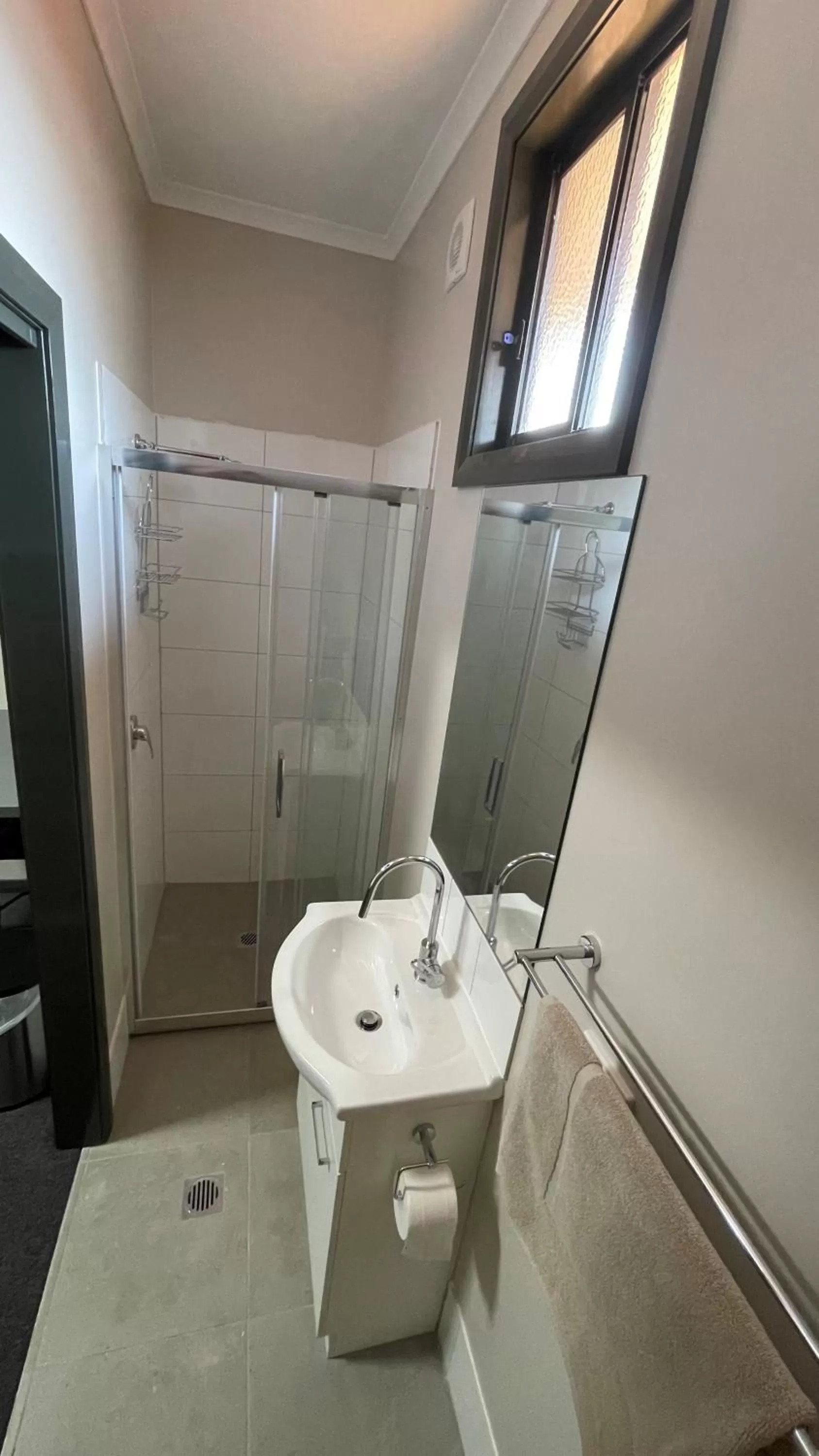 Bathroom in Broken Hill Tourist Lodge