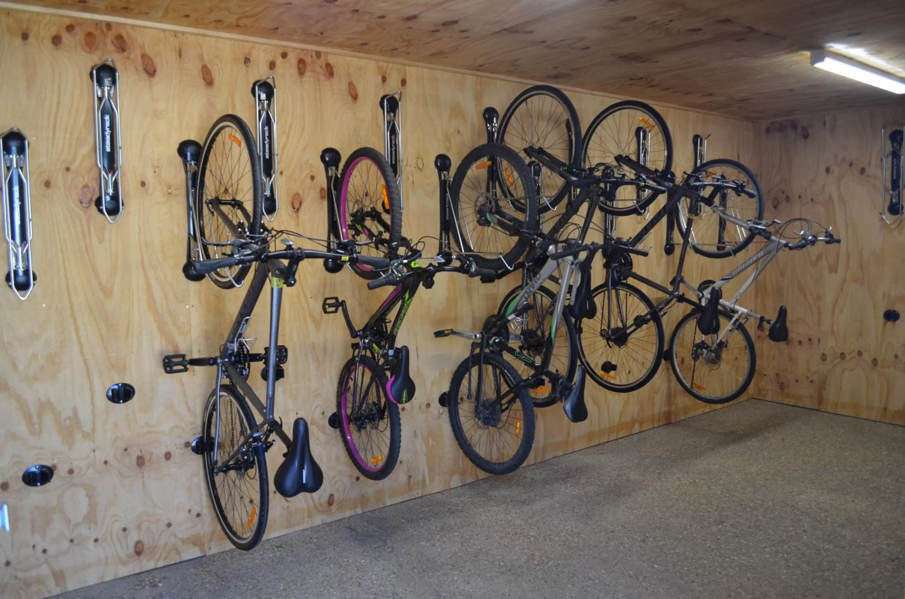 Cycling in Bright Colonial Motel