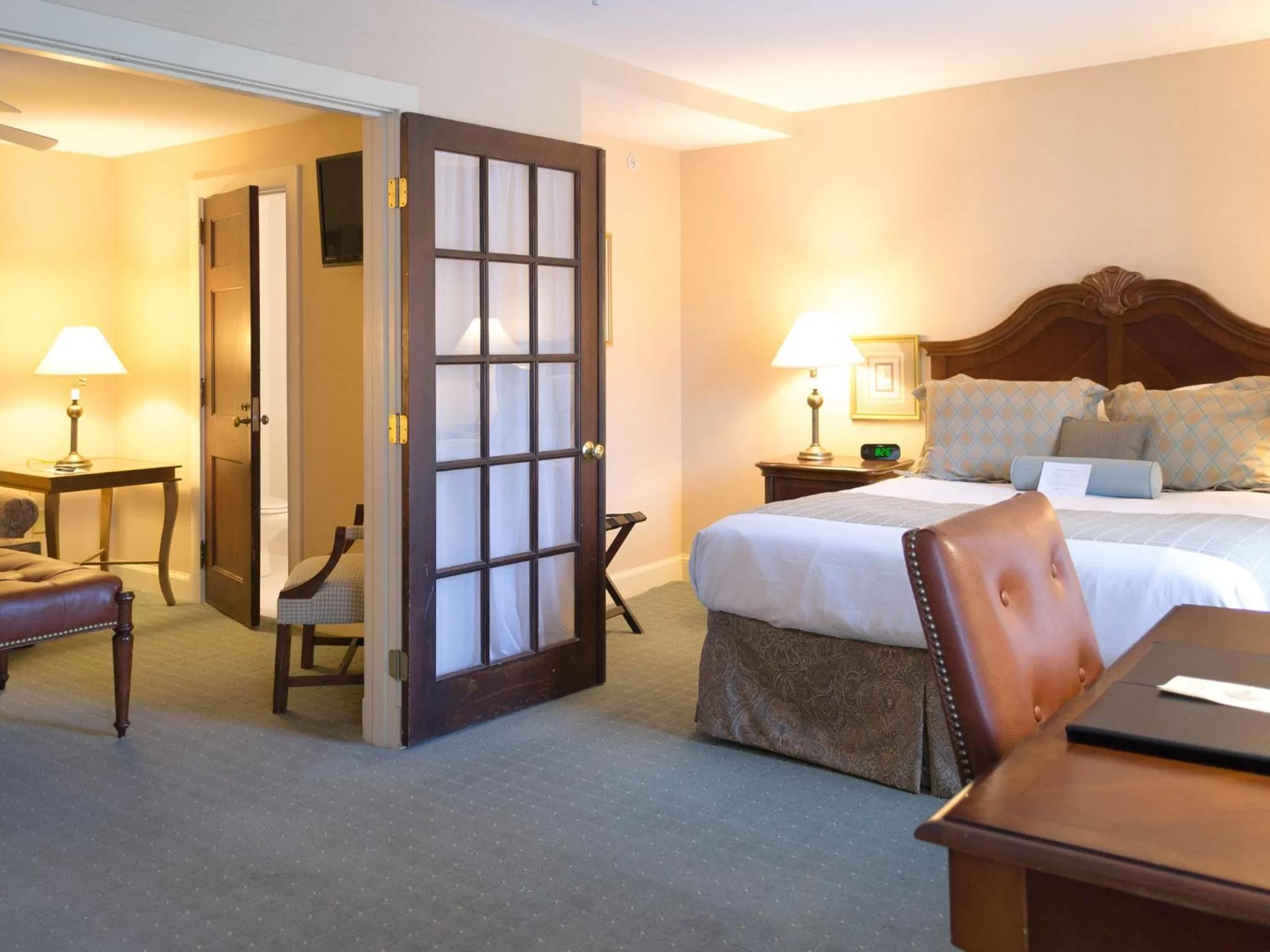 Photo of the whole room, Bed in The Exeter Inn