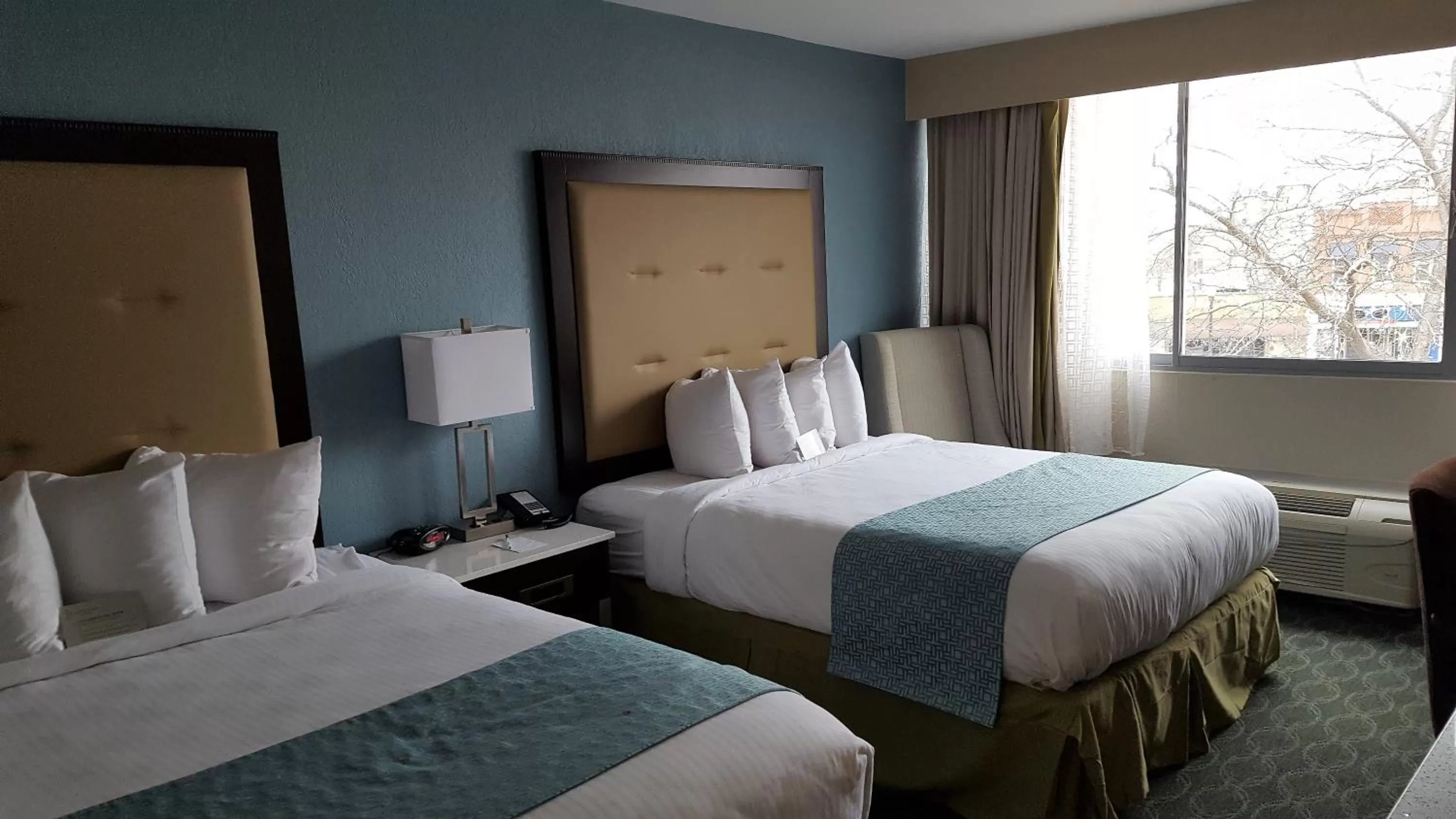 Bedroom, Bed in Wyndham Garden Kenosha Harborside