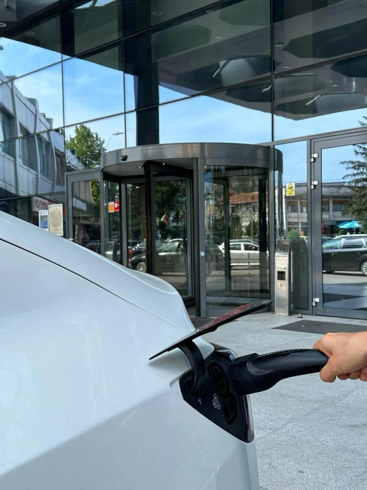 Parking in Central Plaza Hotel