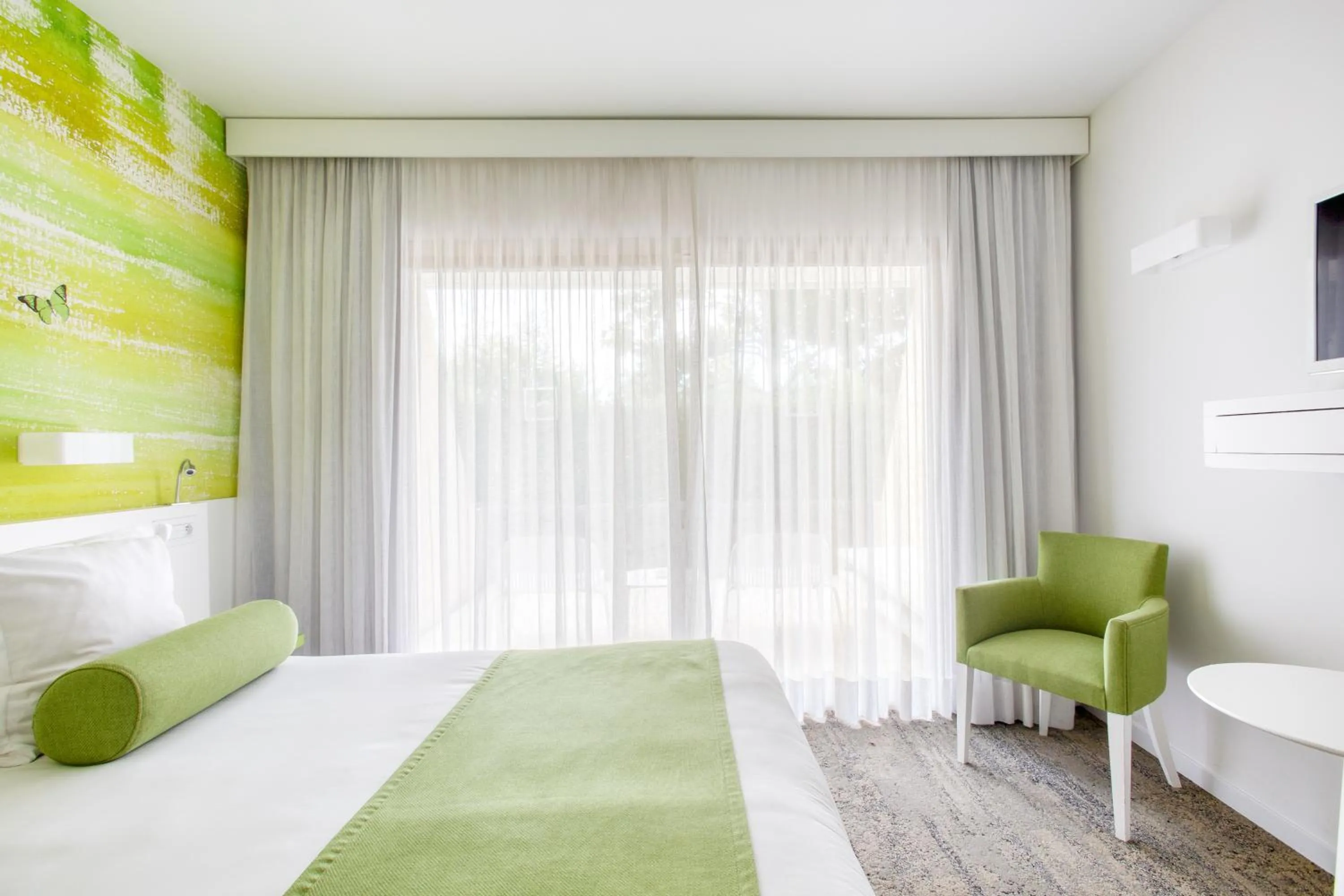 Bedroom, Bed in Hotel Restaurant La Vague de Saint Paul