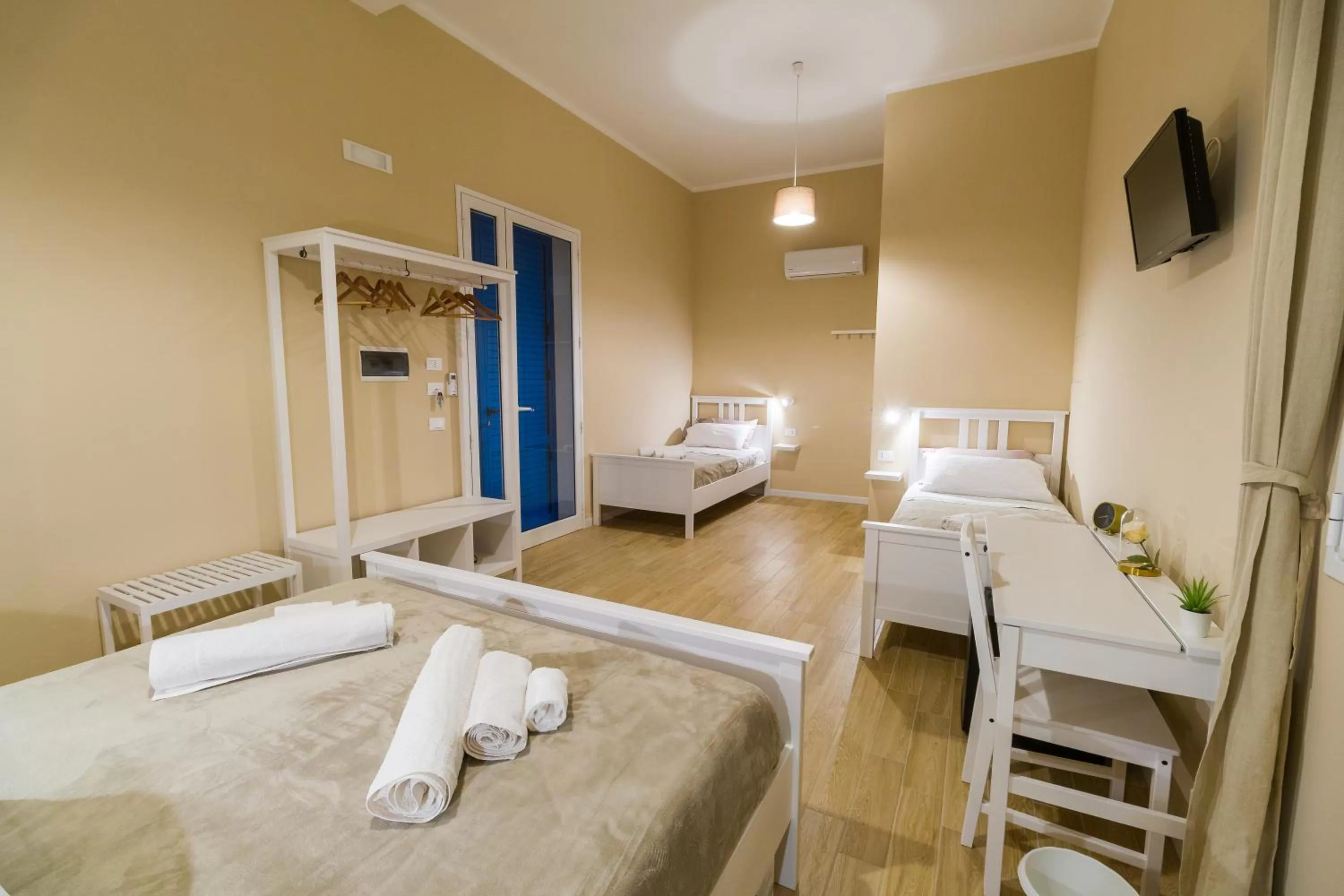 Photo of the whole room, Bed in Stabile Hospitality