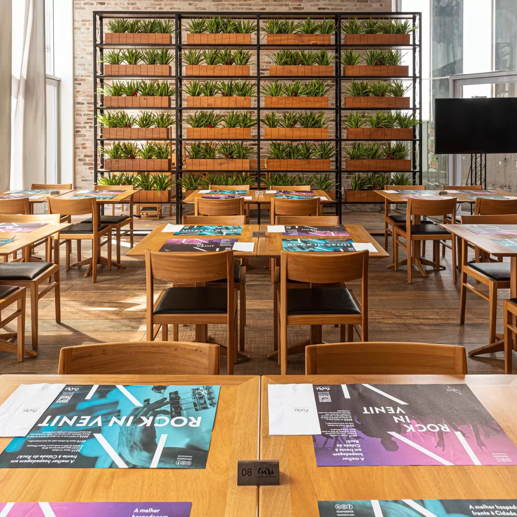 Restaurant/places to eat in Venit Barra Hotel