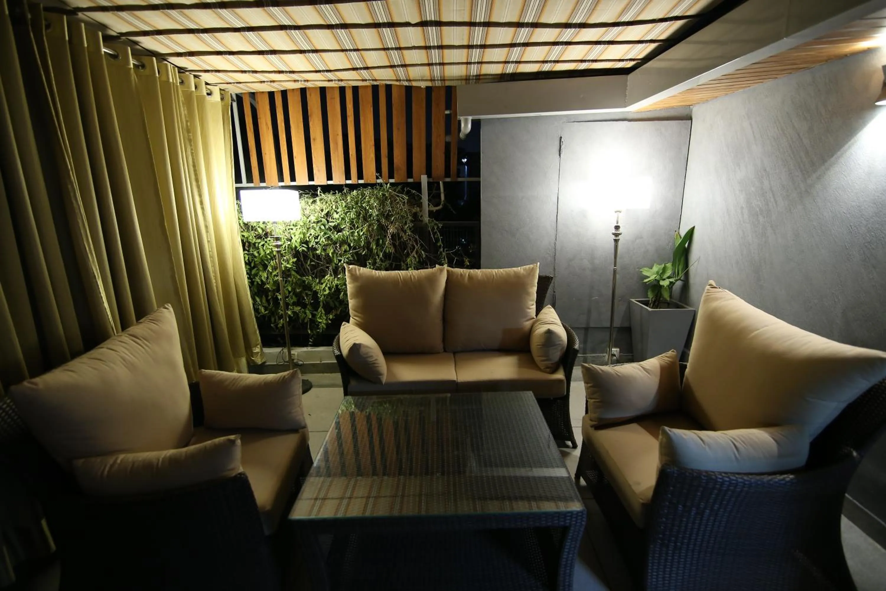 Evening entertainment in Hotel City Heart Premium