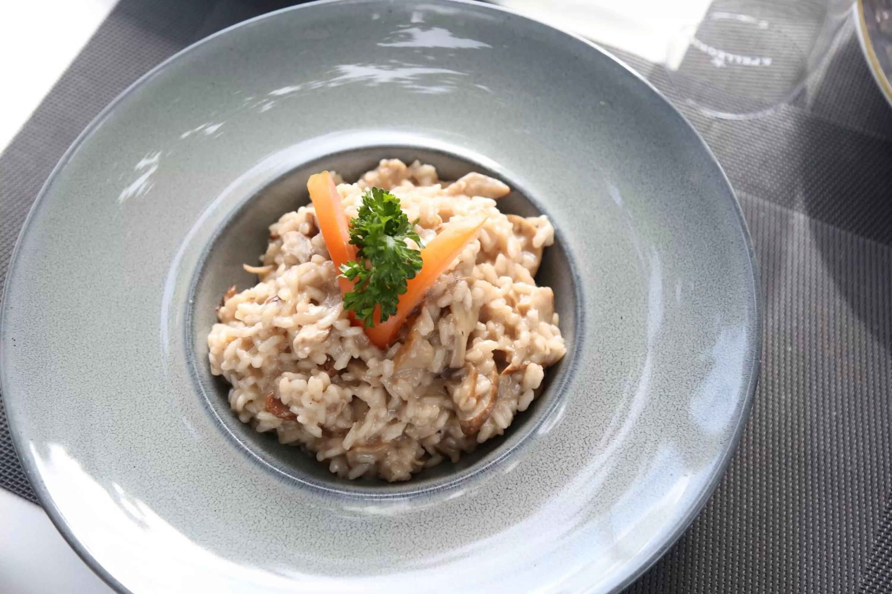 Restaurant/places to eat in Al Pozz Boutique Resort