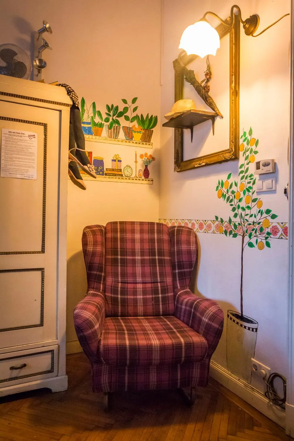 Communal lounge/ TV room in Baroque Hostel & Coworking