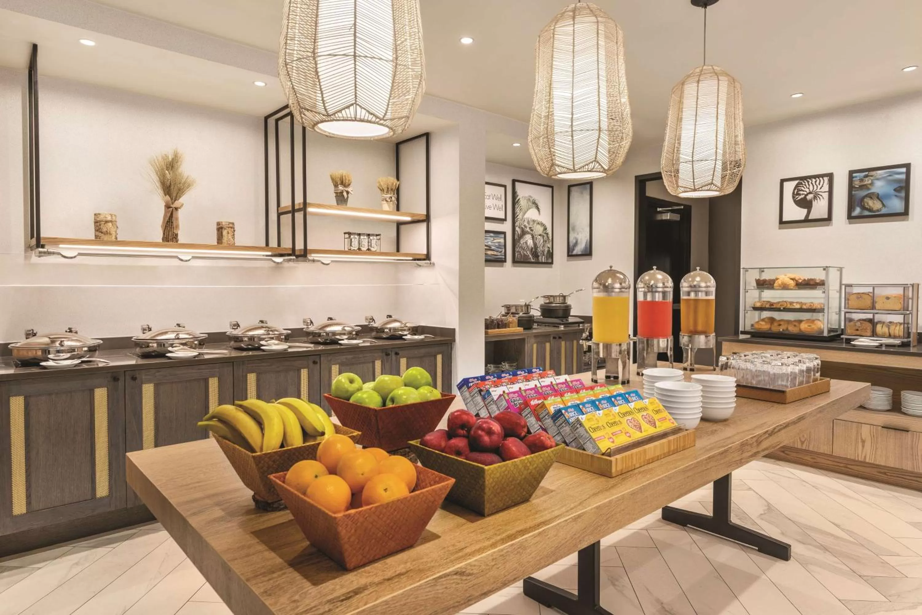 Breakfast in DoubleTree by Hilton Tampa Rocky Point Waterfront