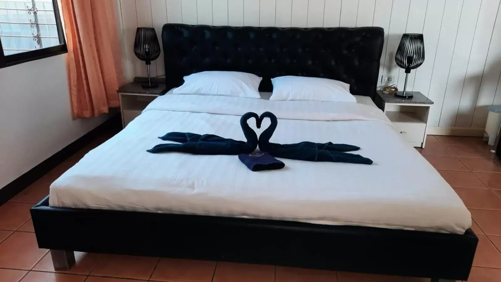 Deluxe Double Room with Balcony and Sea View in Swiss Food Restaurant and room for rent Deluxe Double Room with Balcony and Sea View in Swiss Food Restaurant and room for rent