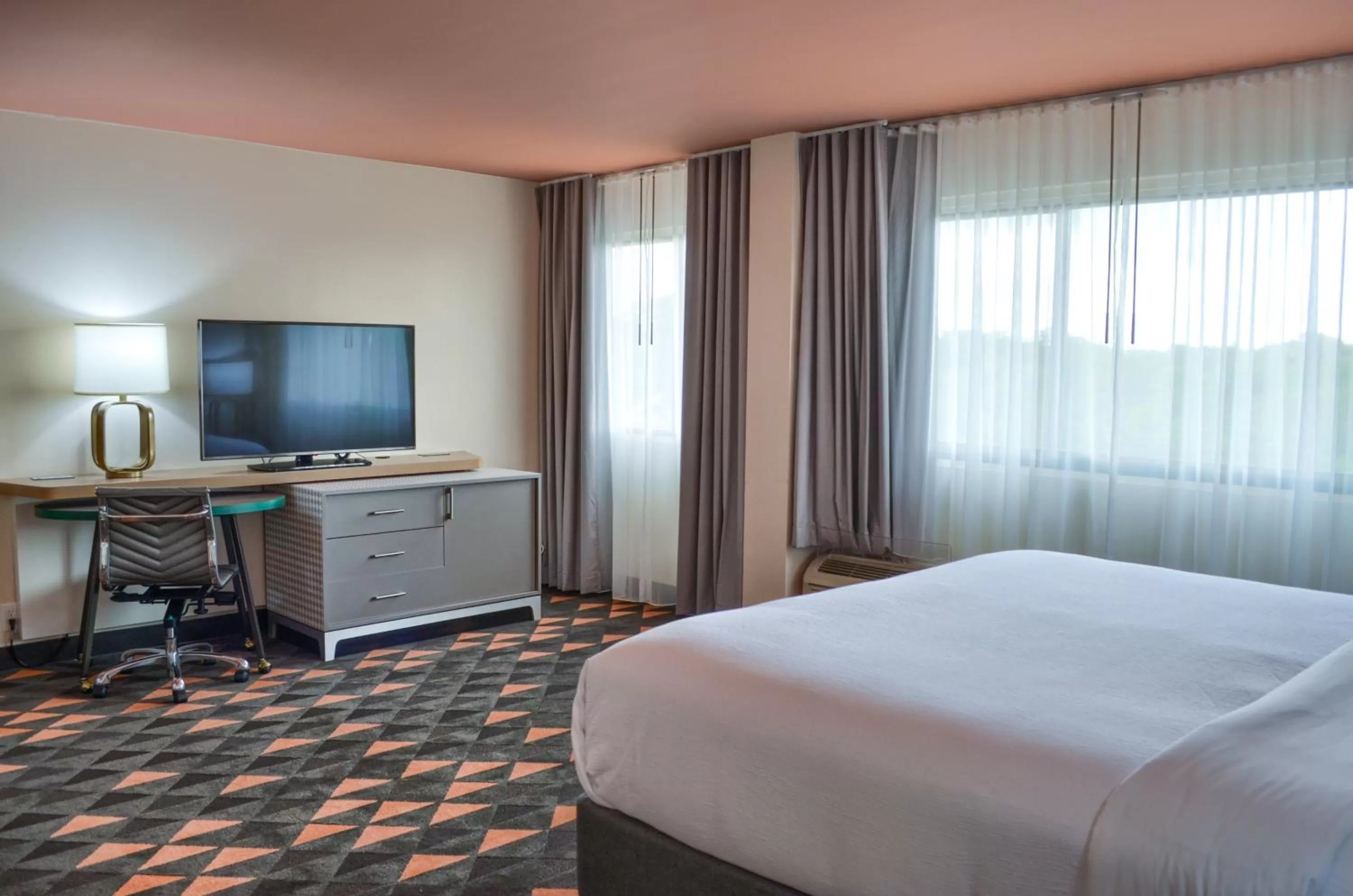 Photo of the whole room, Bed in Holiday Inn Mobile West I-10 by IHG